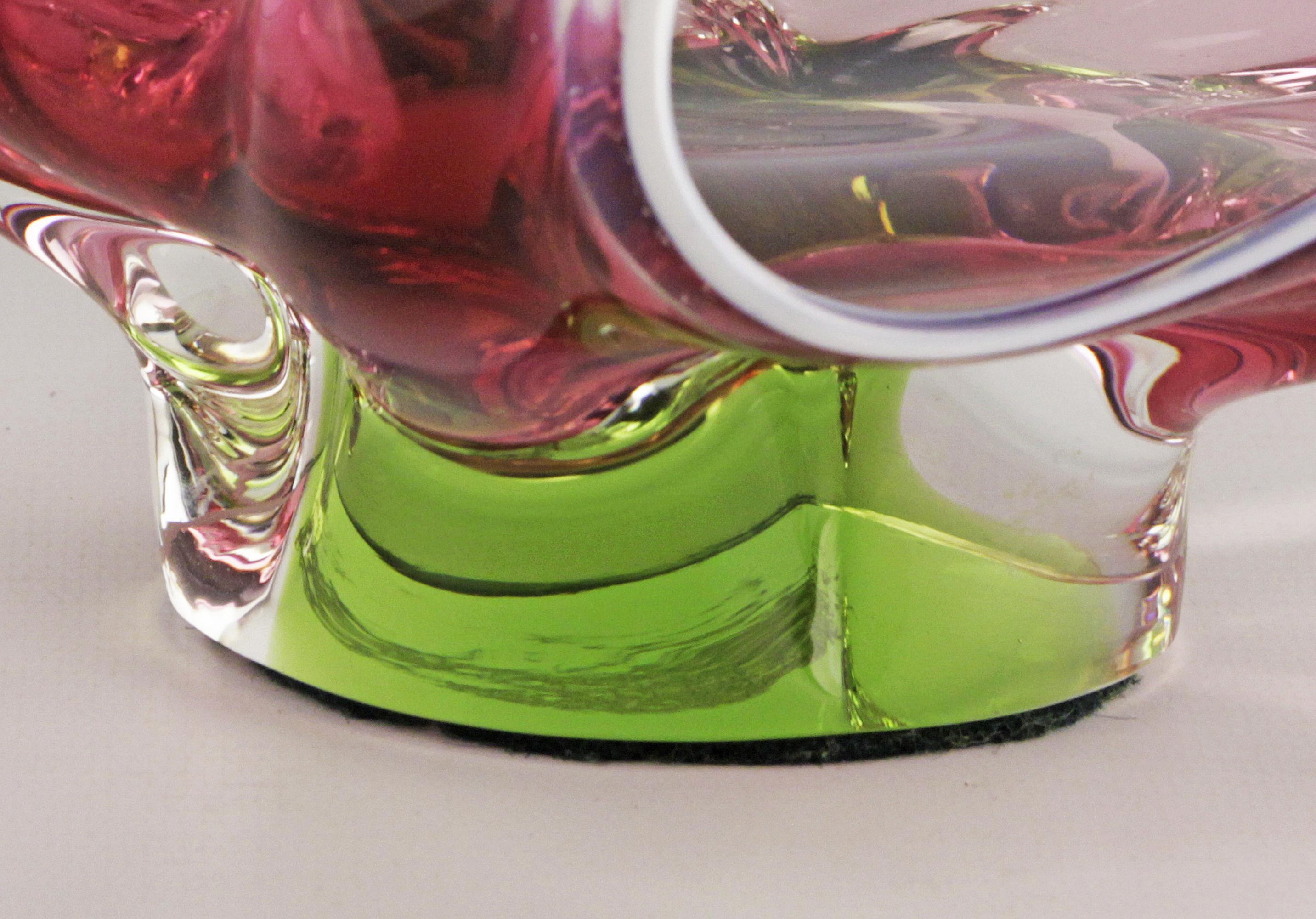 Cuenco de vidrio artístico checo de mediados del siglo XX de J. Hospodka para Chribska Glassworks Vidrio en venta