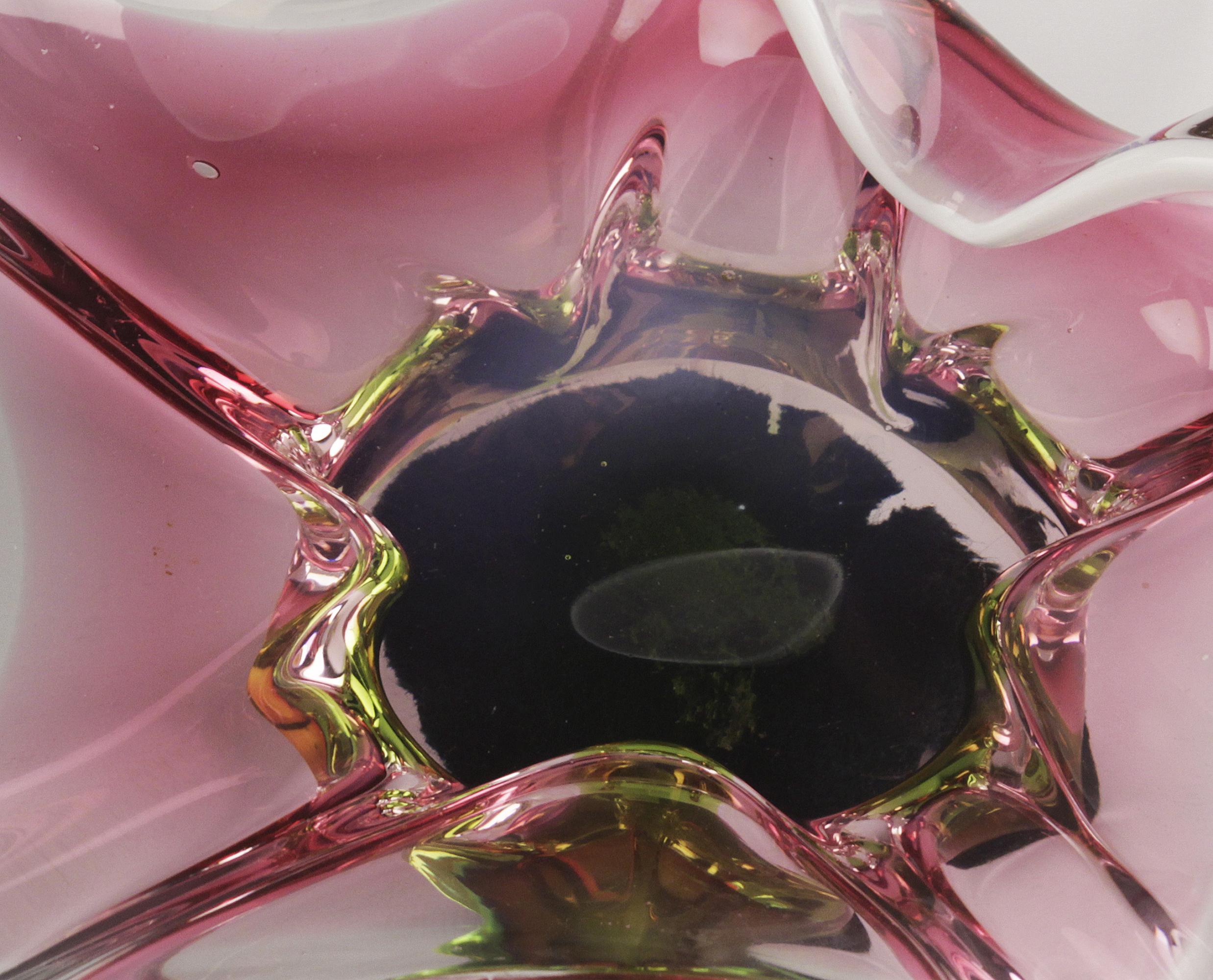 Cuenco de vidrio artístico checo de mediados del siglo XX de J. Hospodka para Chribska Glassworks en venta 2