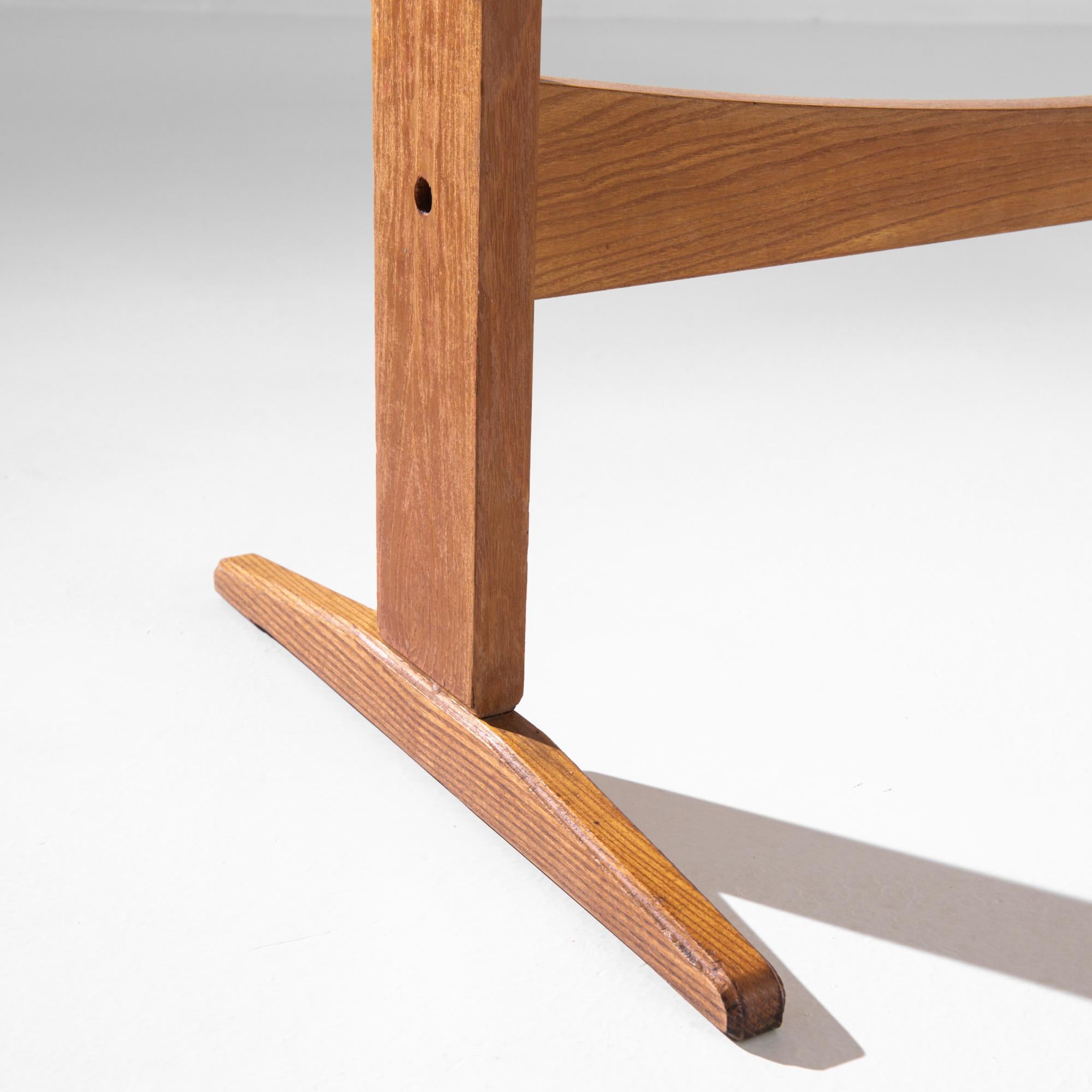 Bois Table en bois tchèque du milieu du 20e siècle en vente