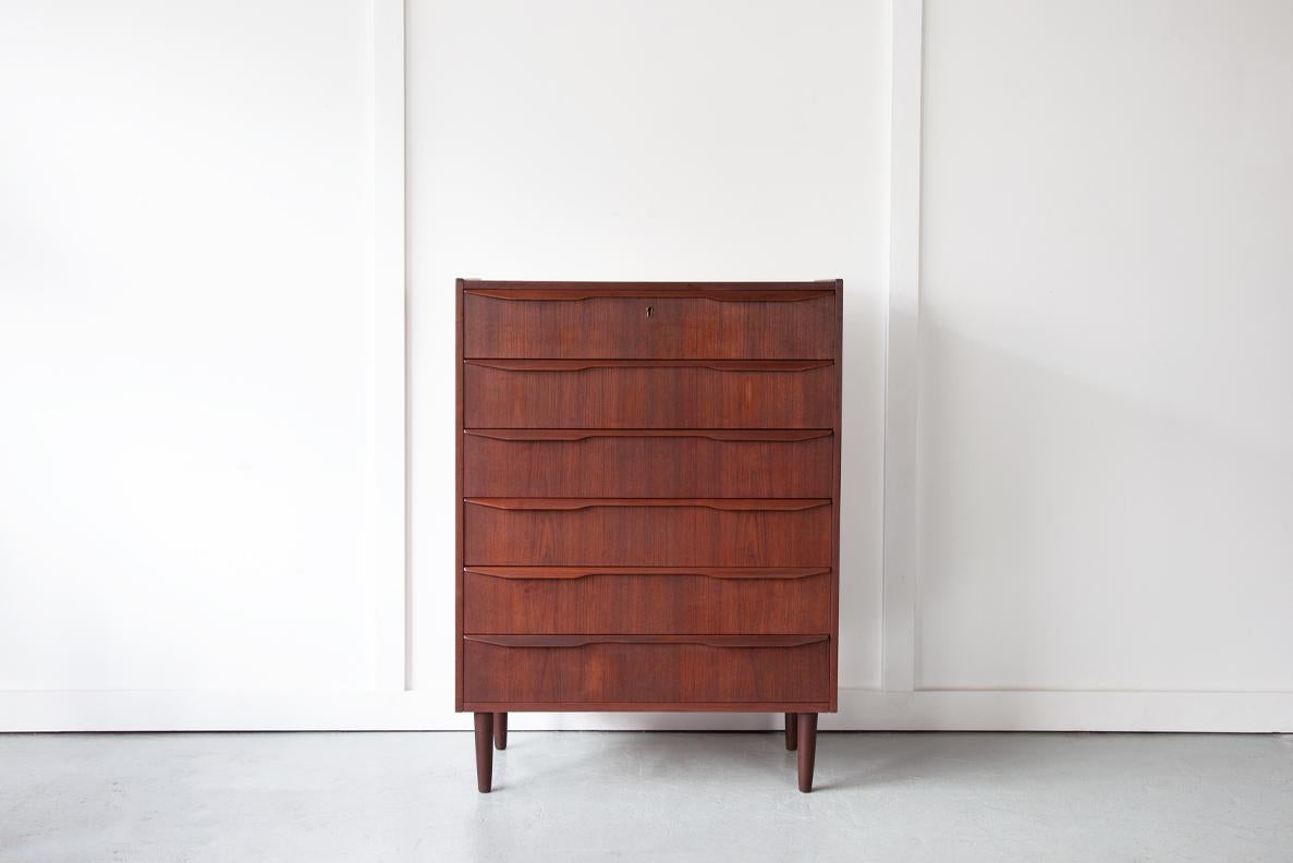 Mid-Century Modern Mid-20th Century Danish Chest of Drawers in Teak