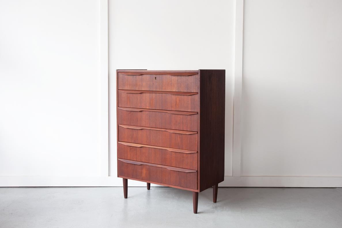 Mid-20th Century Danish Chest of Drawers in Teak In Good Condition In Bristol, GB