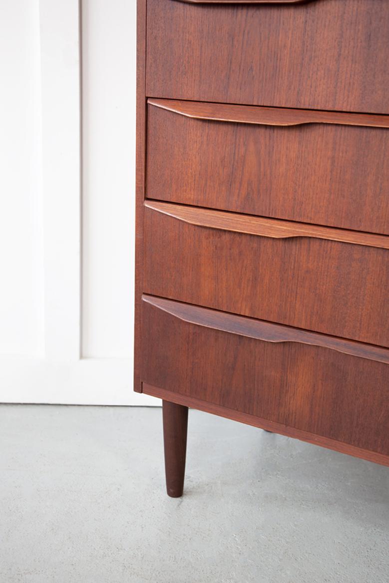 Mid-20th Century Danish Chest of Drawers in Teak 1