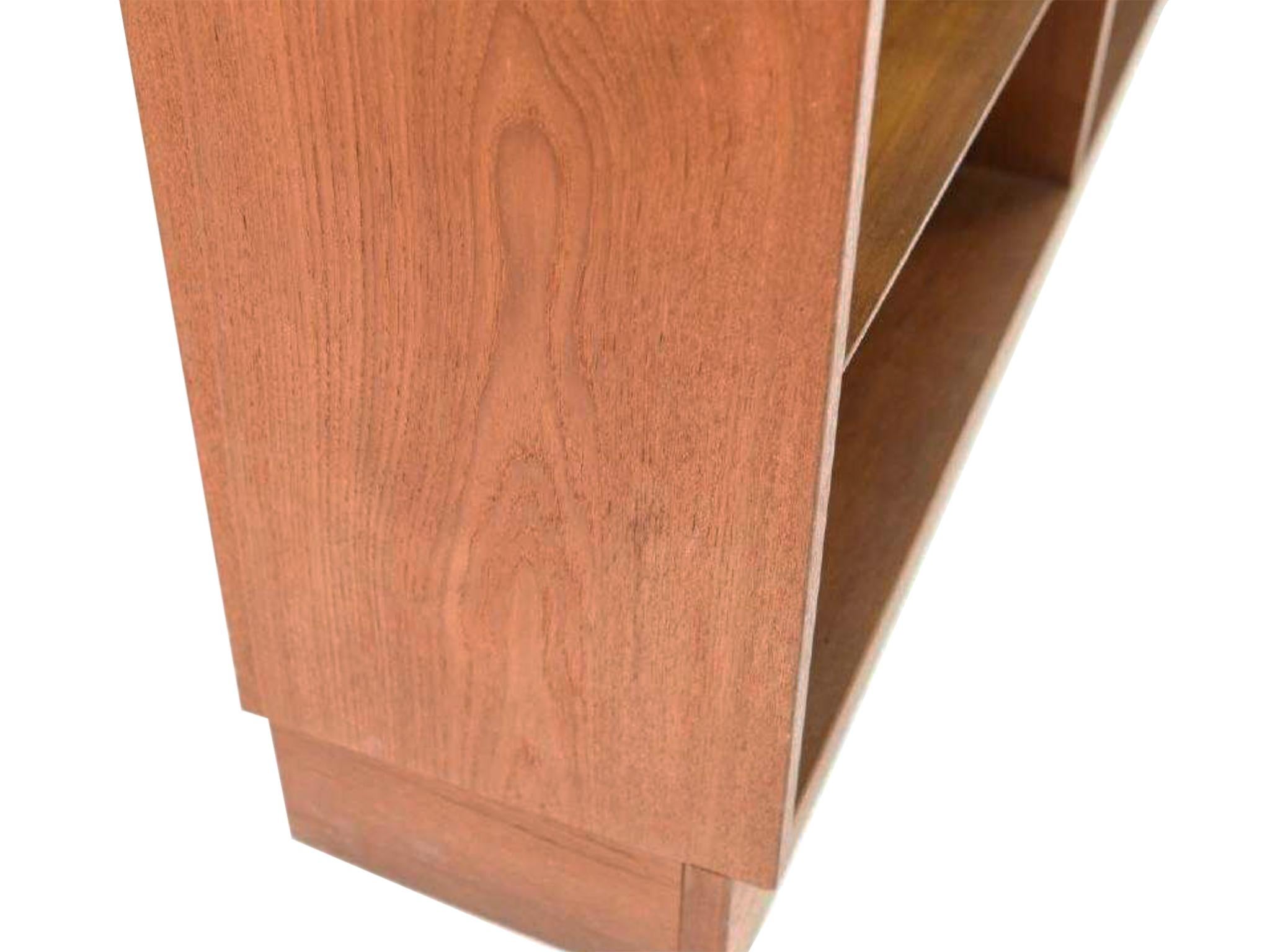 Mid-20th Century Danish Modern Teak Bookcase by Poul Hundevad In Good Condition In New York, NY