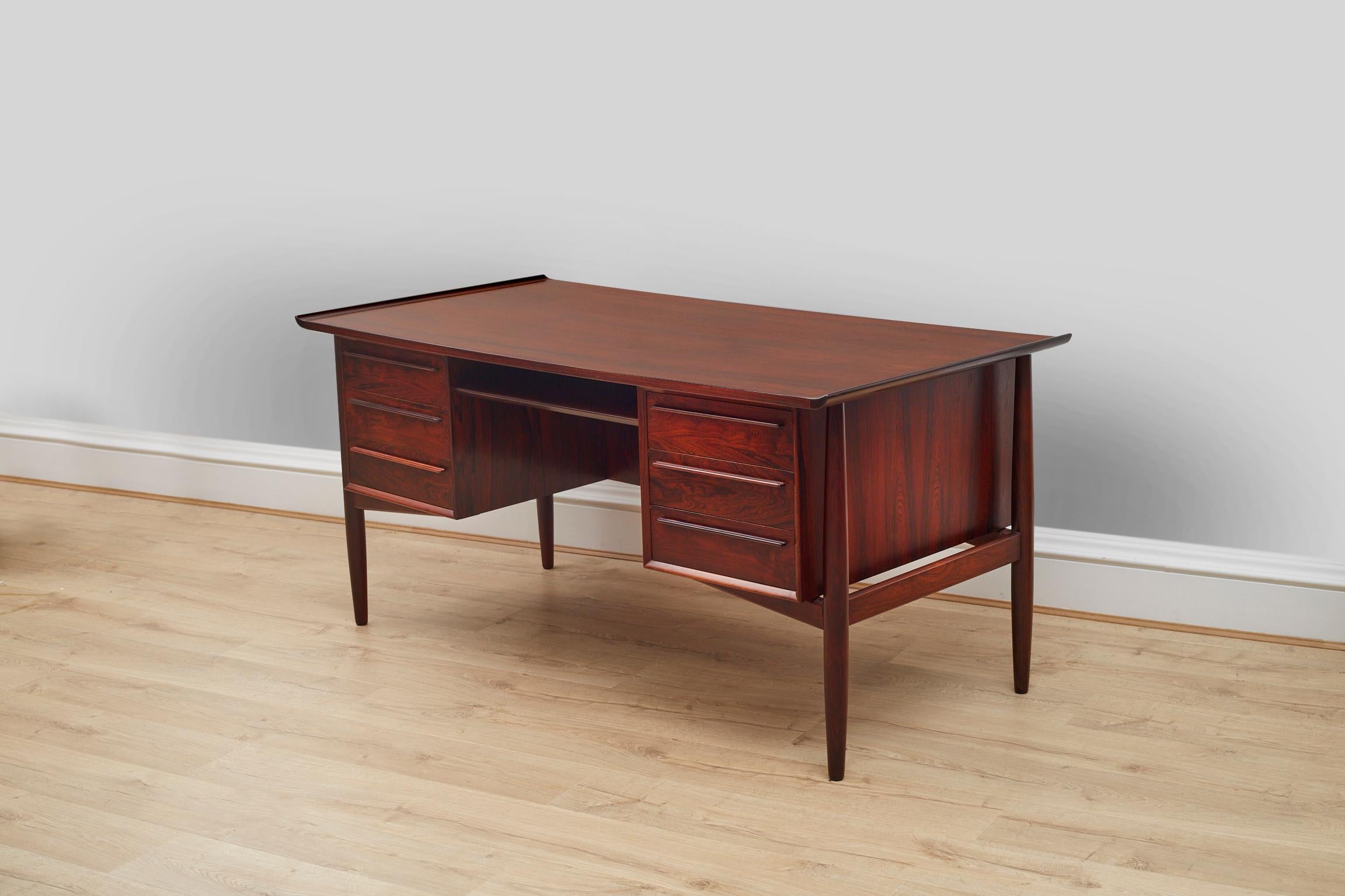 Mid-Century Modern Mid 20th Century Danish Rosewood 1960s Desk by Arne Vodder 