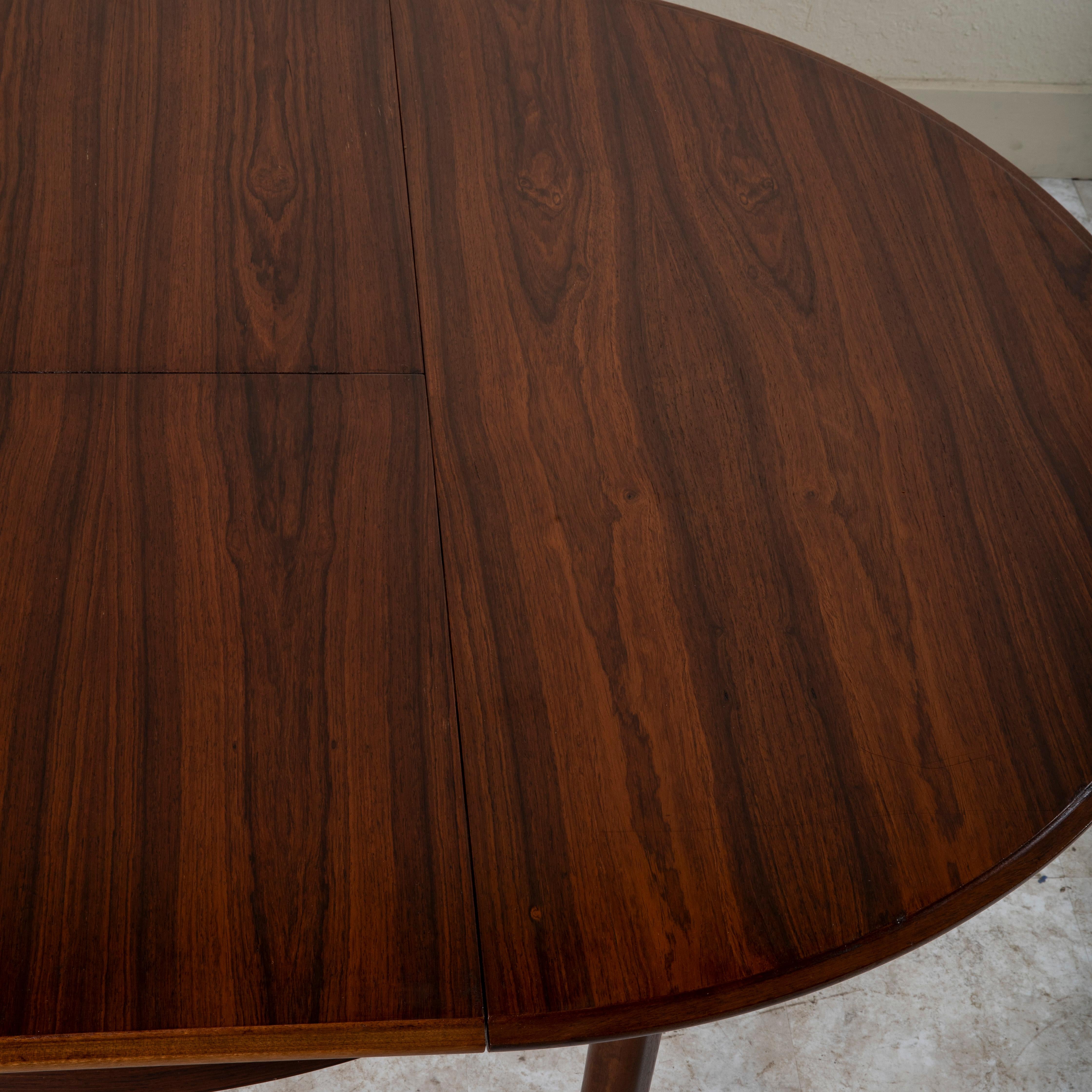 Mid-20th Century Danish Rosewood Round to Oval Dining Table, Collapsible Leaf For Sale 6
