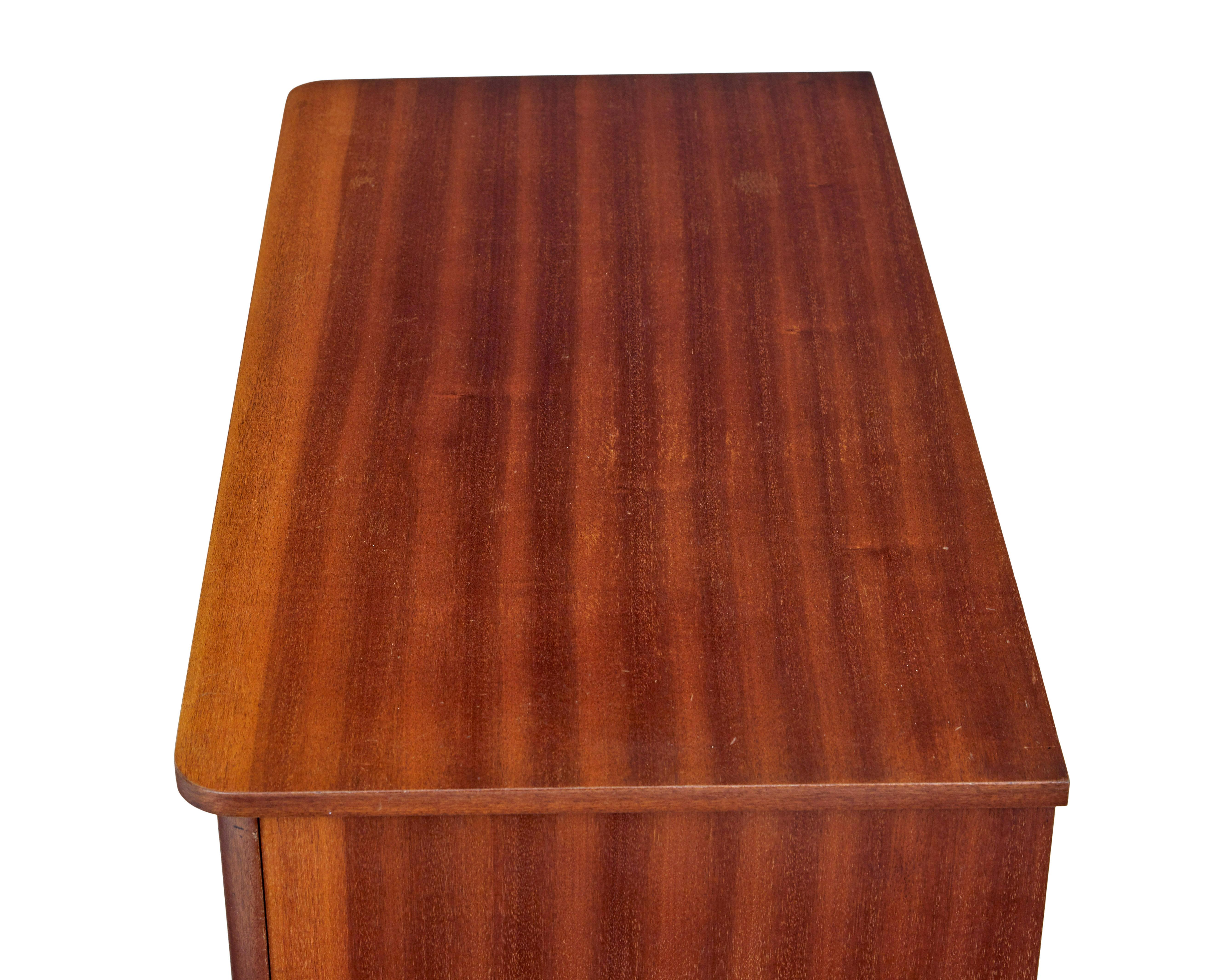 Cassettiera danese in teak della metà del XX secolo in vendita 2