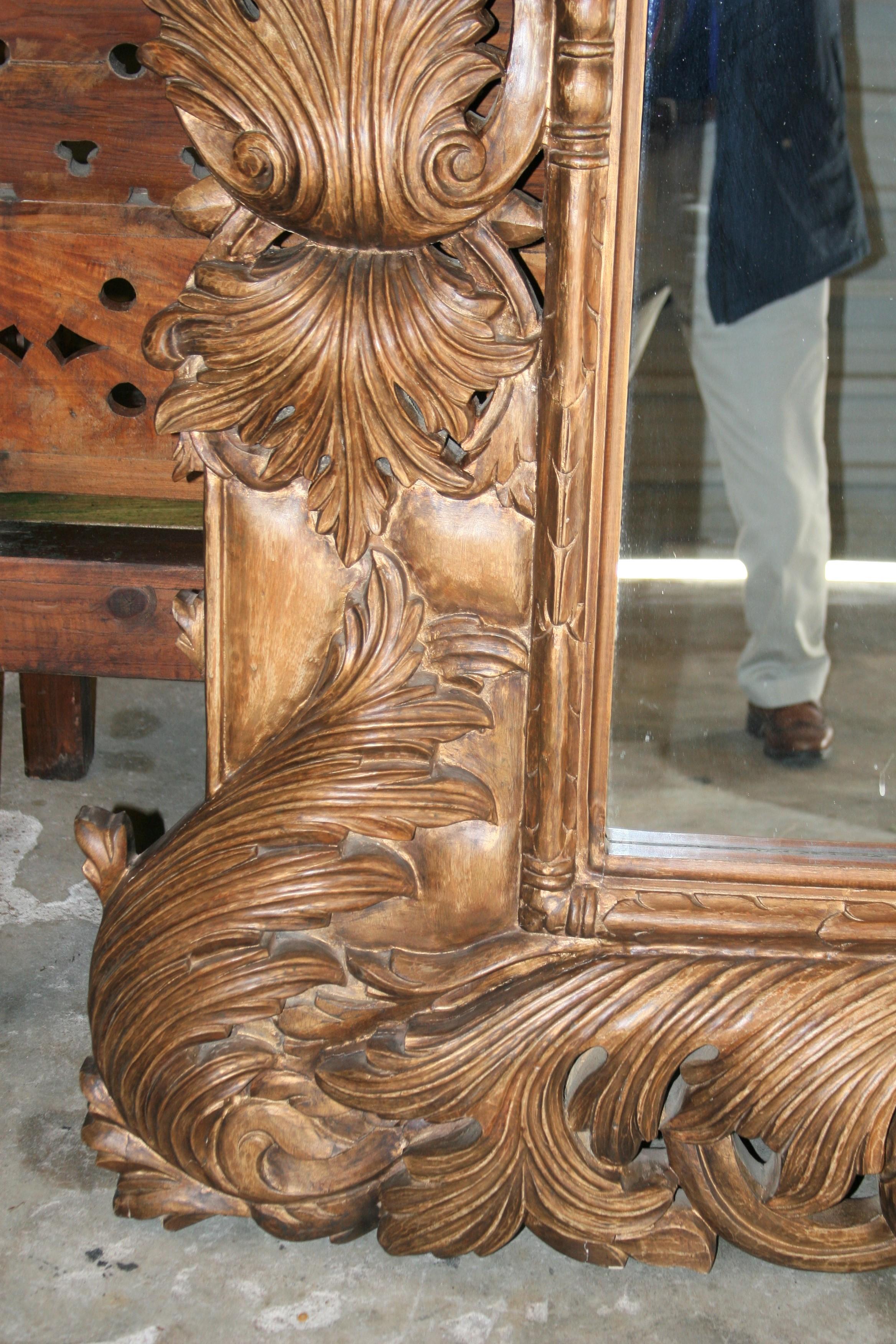 Hand-Carved Mid-20th Century Dazzling Hand Carved Hard Sheesham Wood Mirror For Sale