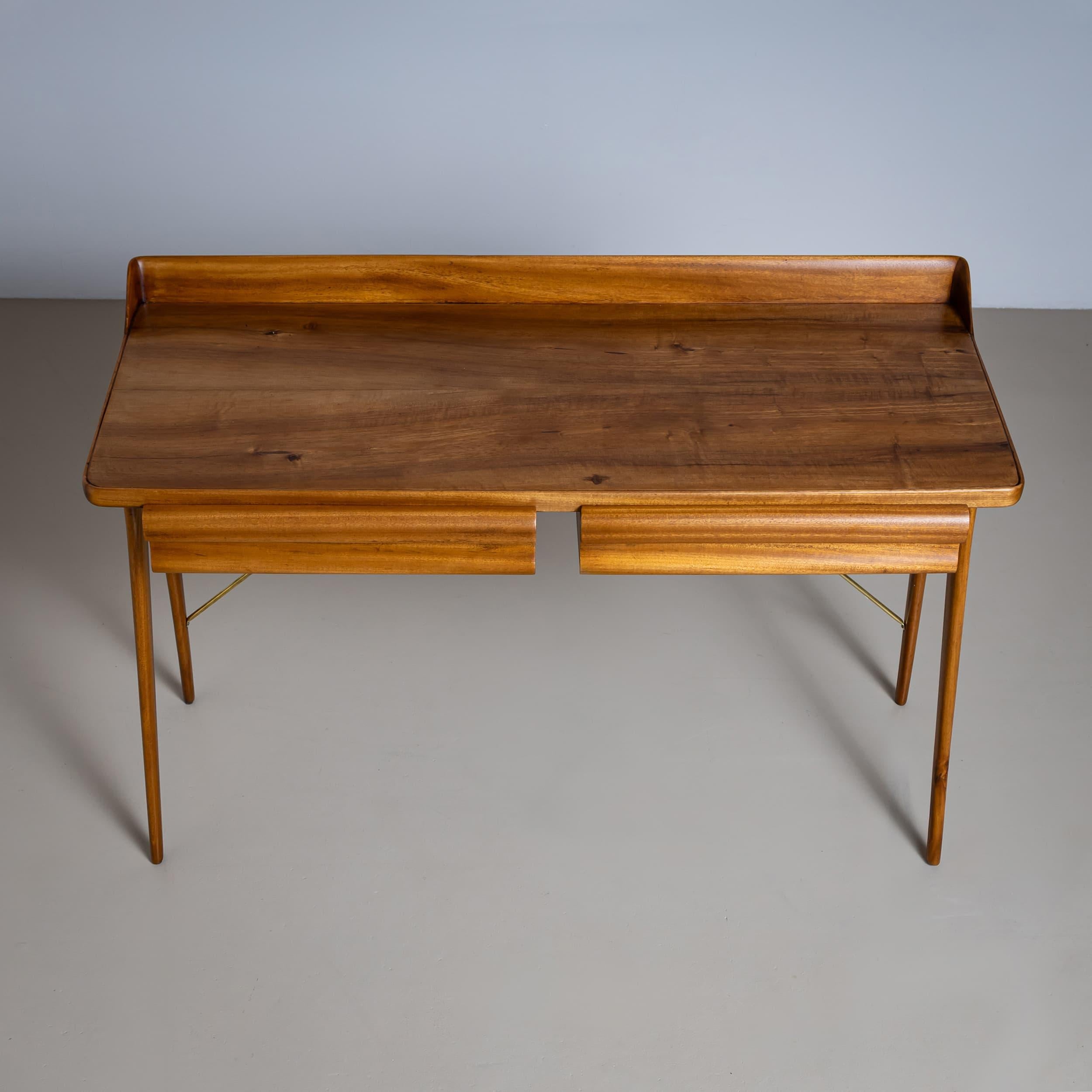 Mid-20th Century Desk, Italy For Sale 1