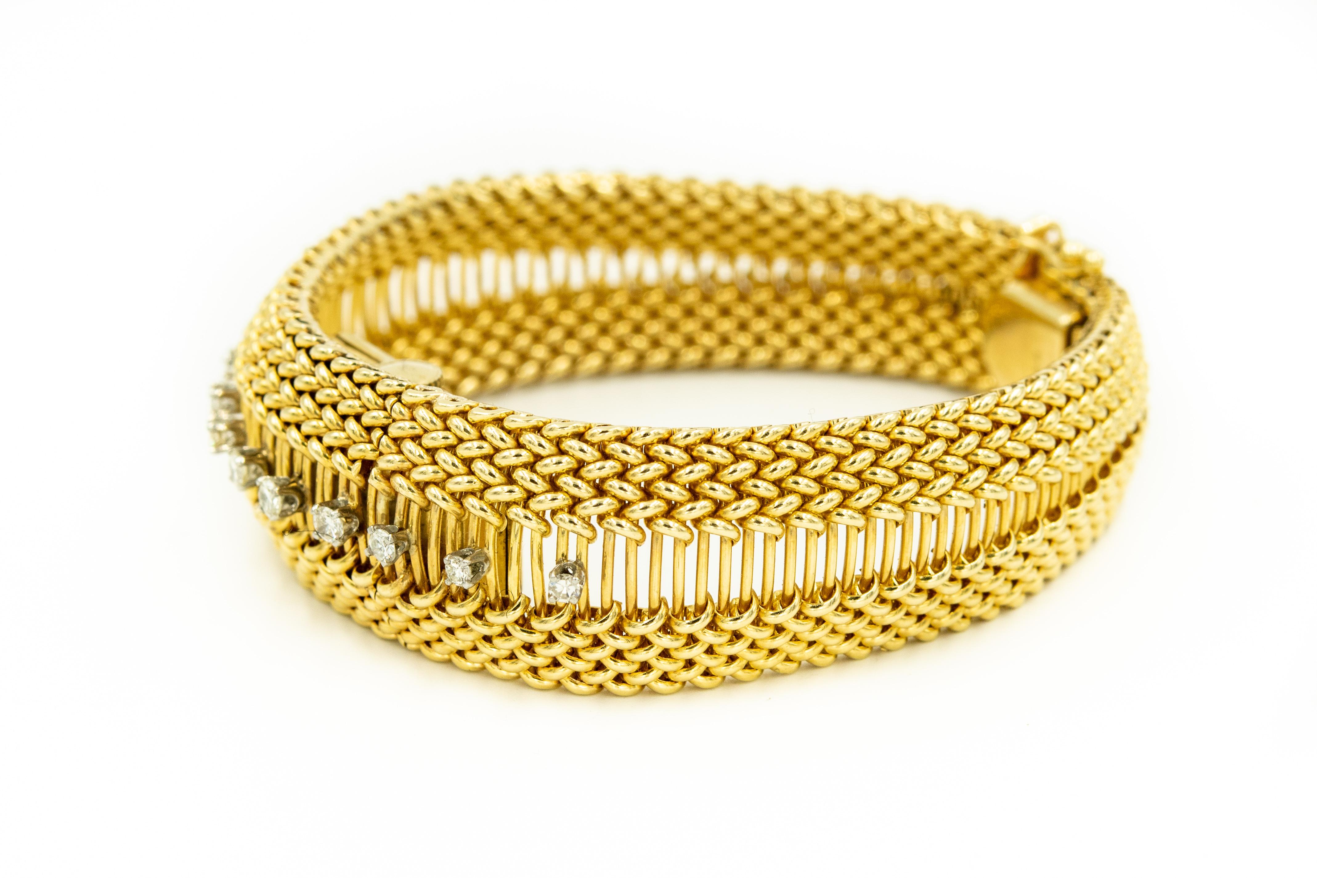 Mittleres 20. Jahrhundert Diamantbesetztes gewebtes Gelbgold Damenarmbanduhr-Armband im Zustand „Gut“ in Miami Beach, FL