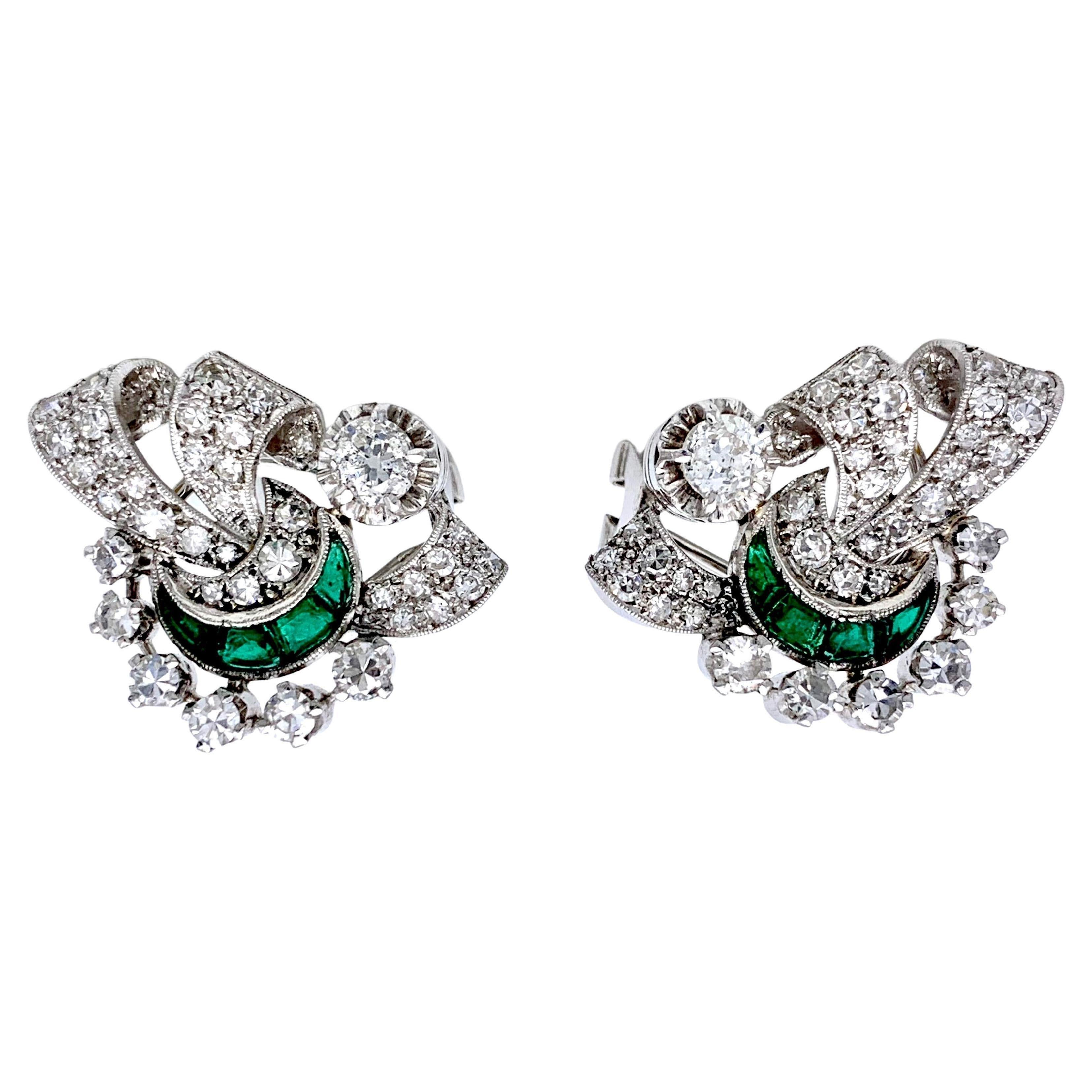  Mid-20th Century Diamond Emerald 18 Karat White Gold Clip-on Earrings For Sale