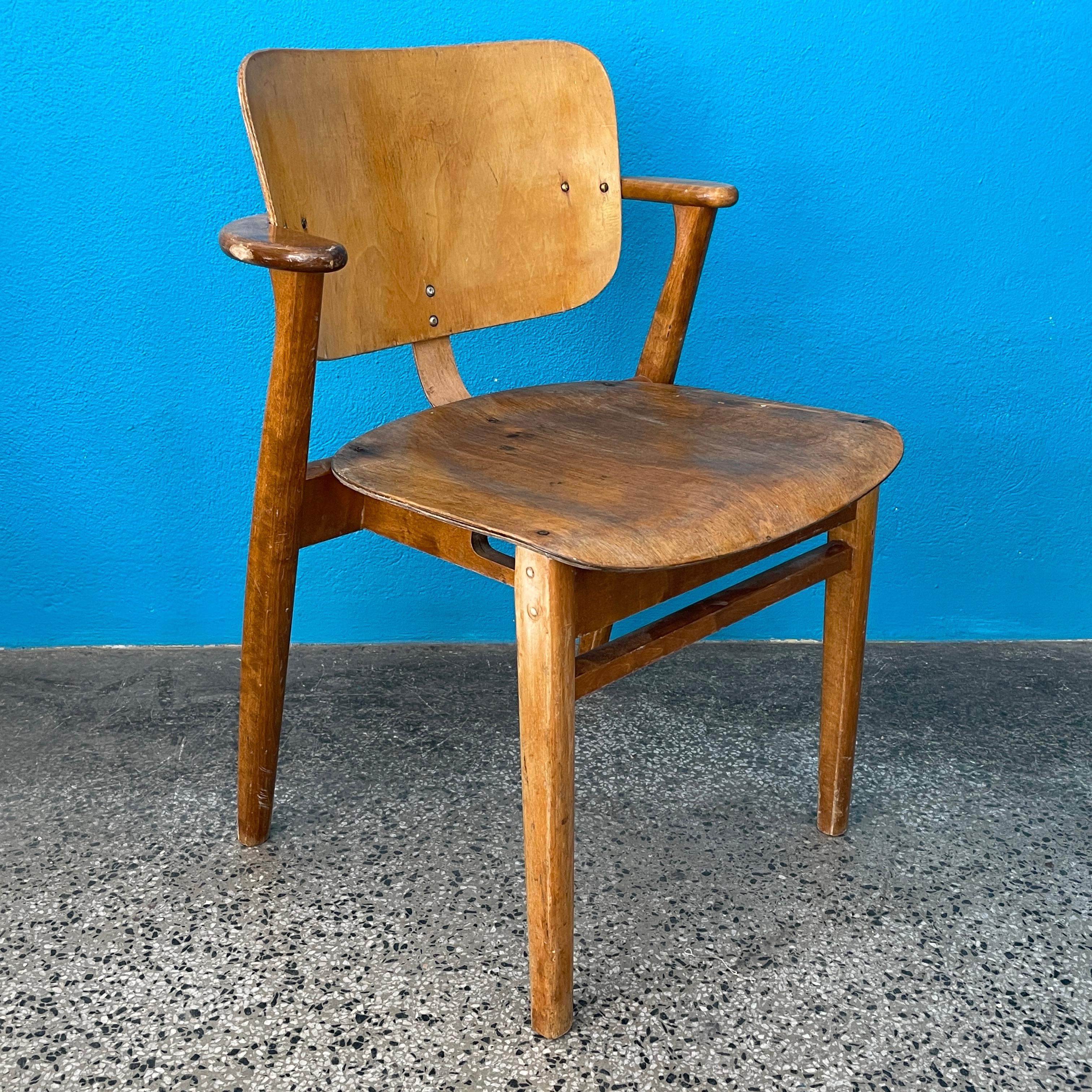 Domus chair was designed by Finnish interior architect and designer Ilmari Tapiovaara in 1946. The chair was designed for the Domus Academica student housing complex, located in Helsinki Finland.
The Domus Chair achieved great success