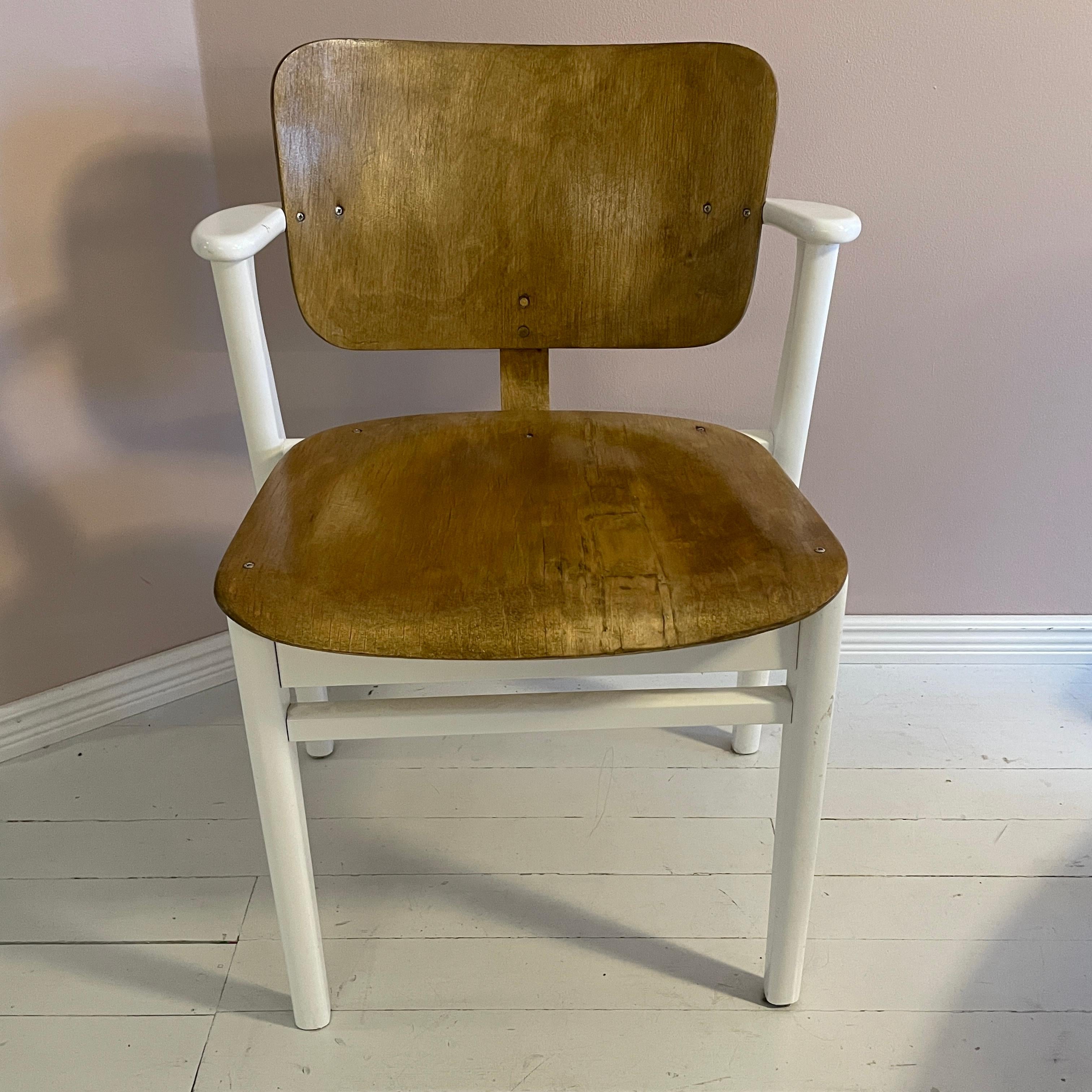 Domus-Stuhl aus der Mitte des 20. Jahrhunderts, entworfen von Ilmari Tapiovaara, Finnland (Skandinavische Moderne) im Angebot