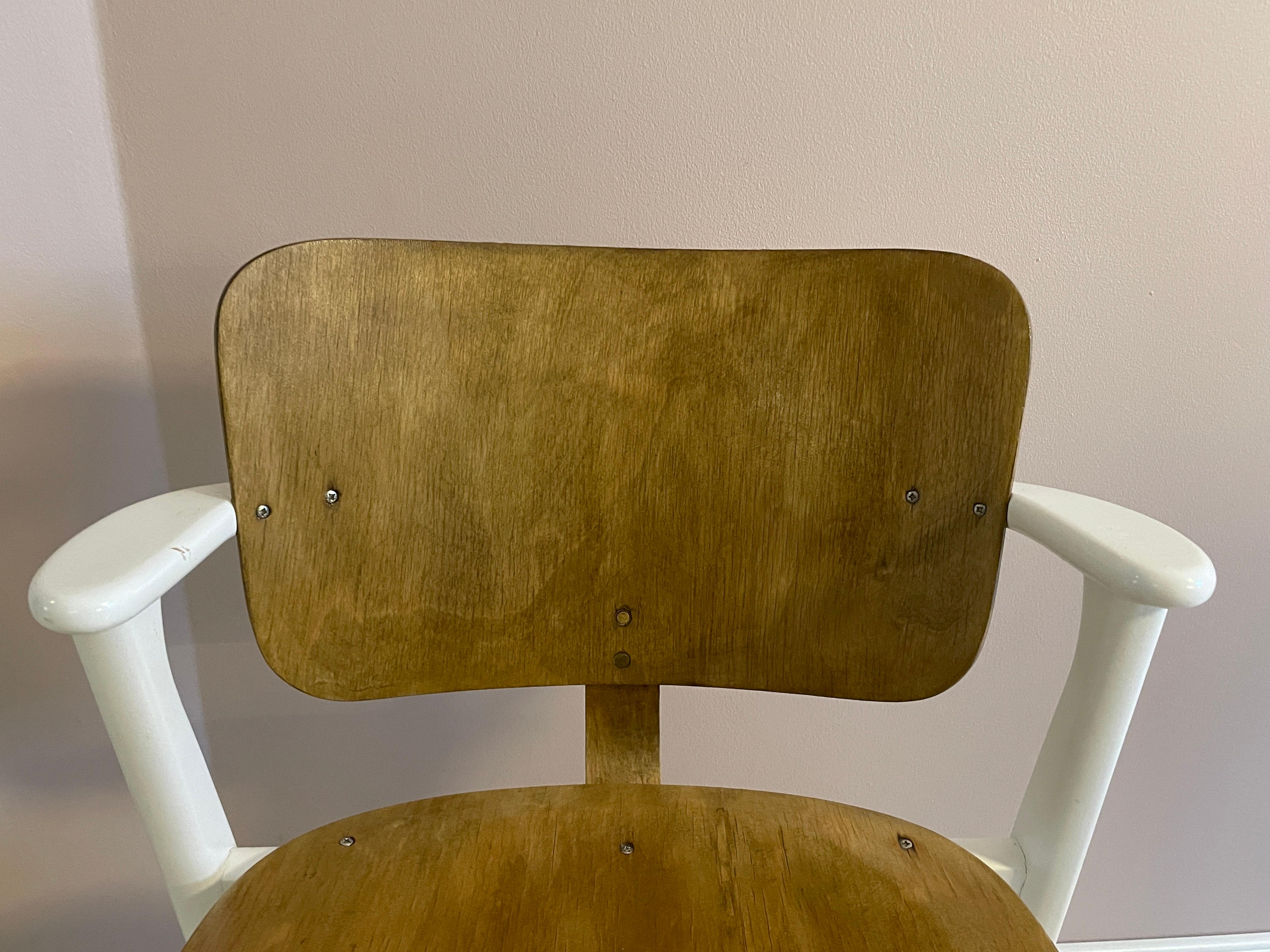 Domus-Stuhl aus der Mitte des 20. Jahrhunderts, entworfen von Ilmari Tapiovaara, Finnland im Angebot 3
