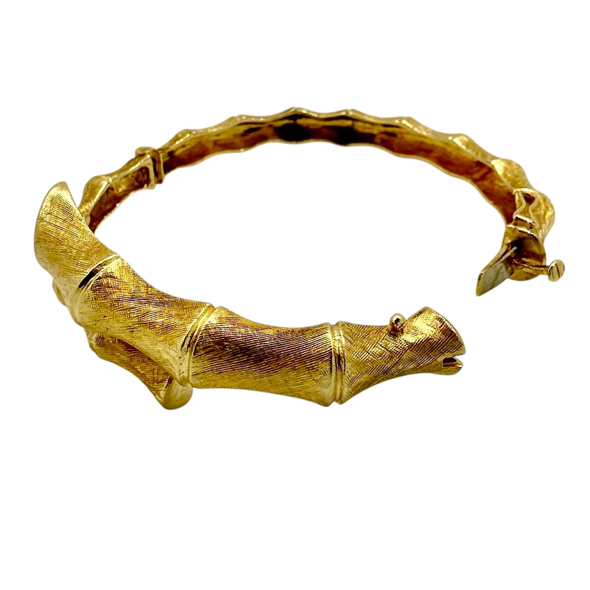 Mid-20th Century Double Florentine Finish Gold Bamboo Motif Bypass Bracelet For Sale 1