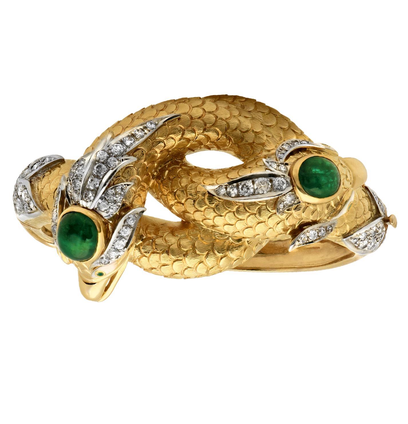 Contemporary Mid-20th Century Double Snake Head Diamond Emerald Hinged Bangle Bracelet For Sale