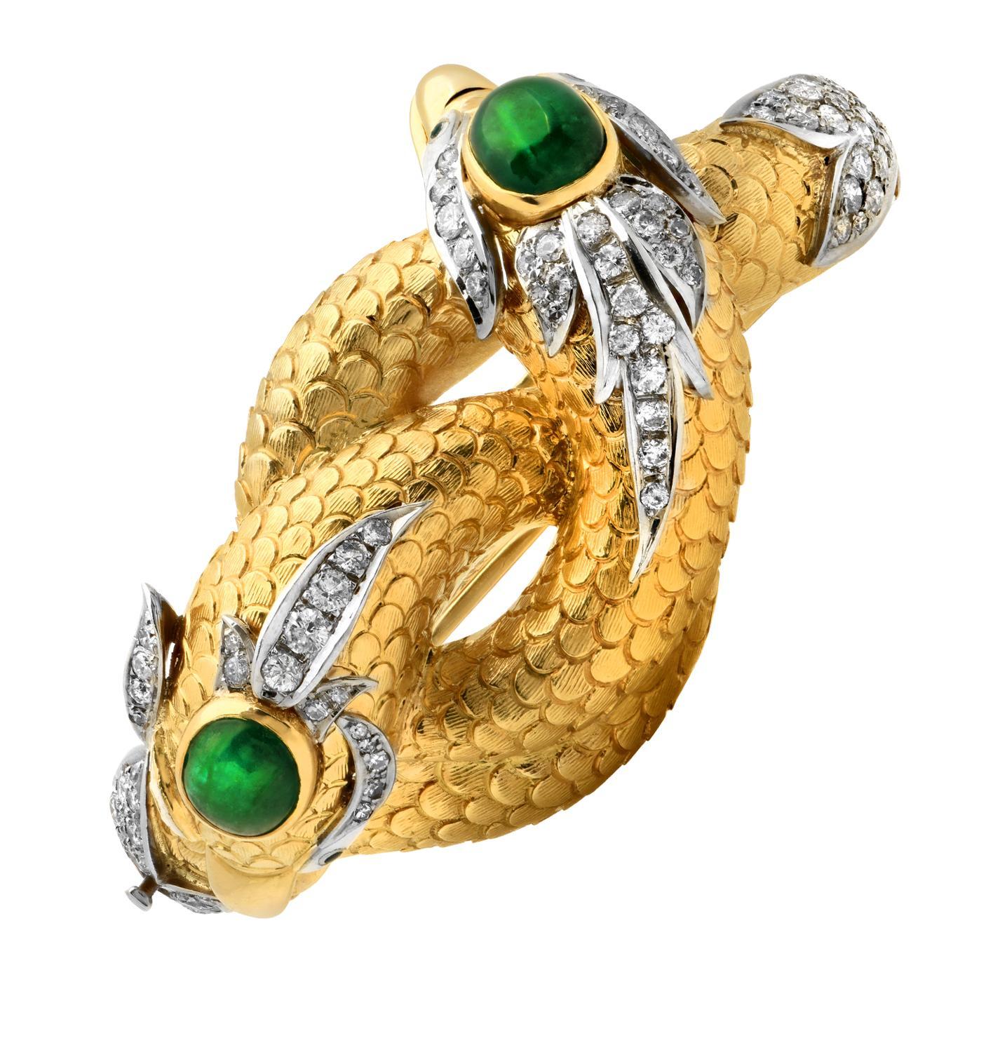 Mid-20th Century Double Snake Head Diamond Emerald Hinged Bangle Bracelet In Excellent Condition For Sale In Boca Raton, FL