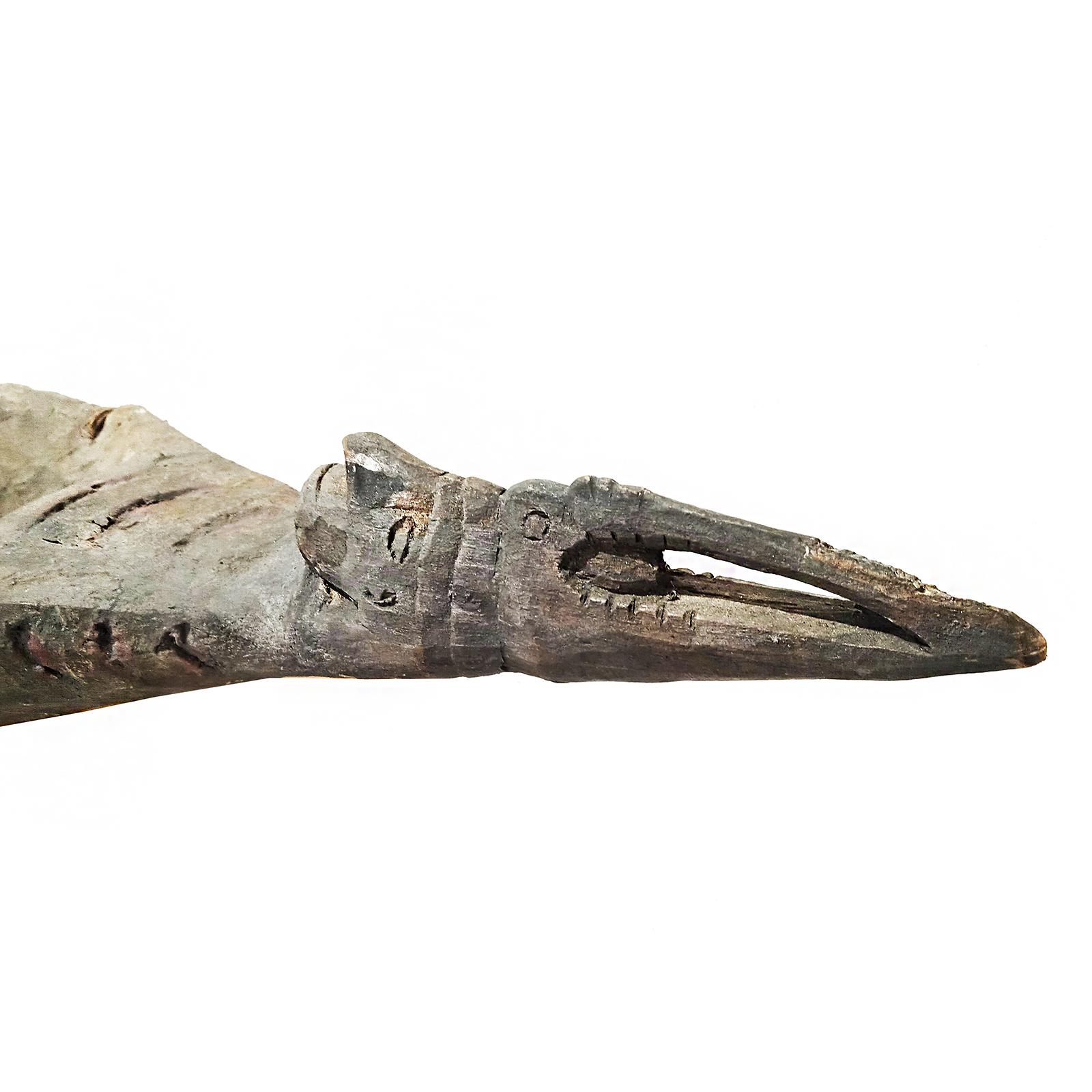 Sculpture modèle de canoë du milieu du 20e siècle, village d'Asmat, Papouasie-Nouvelle-Guinée en vente 2