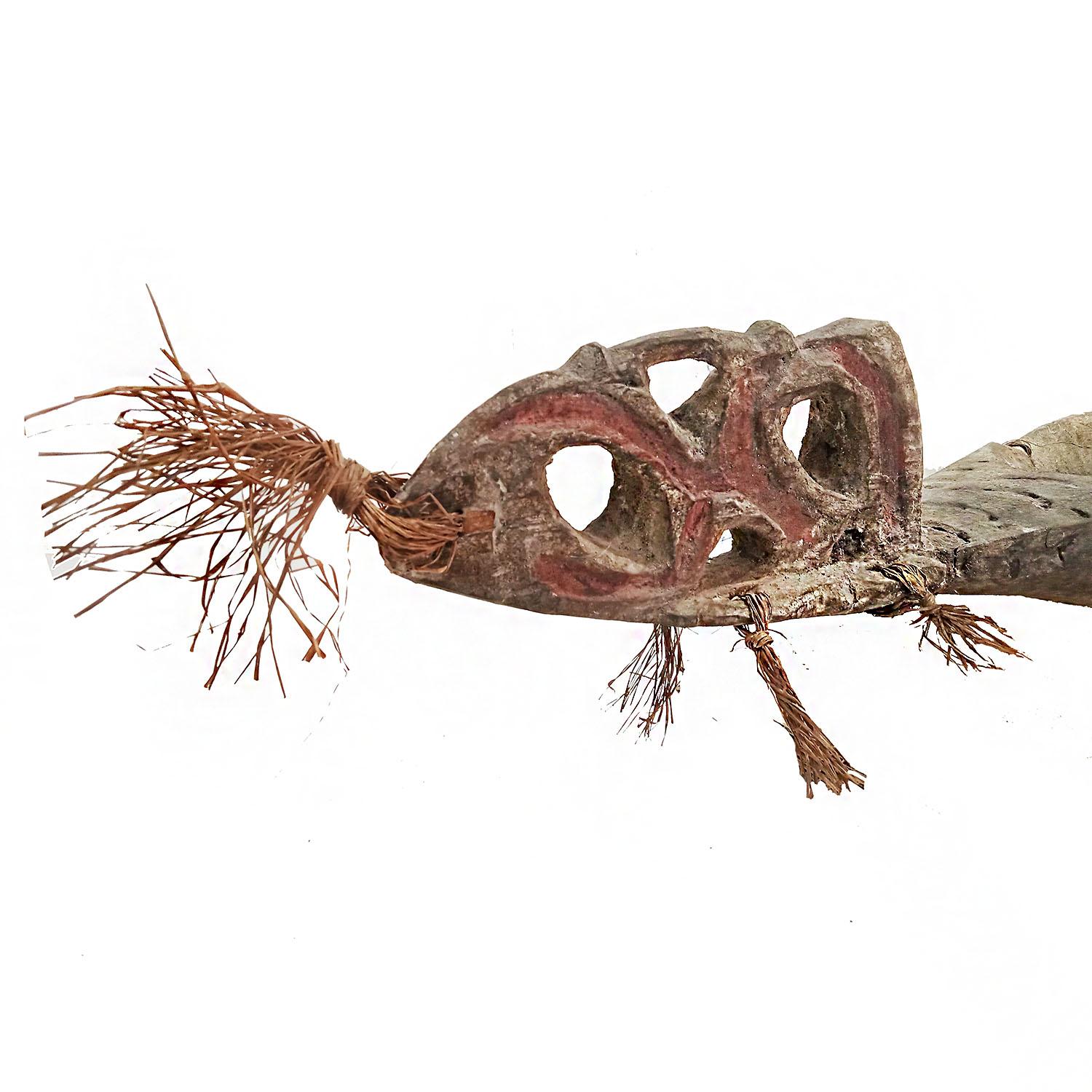 Sculpture modèle de canoë du milieu du 20e siècle, village d'Asmat, Papouasie-Nouvelle-Guinée en vente 3