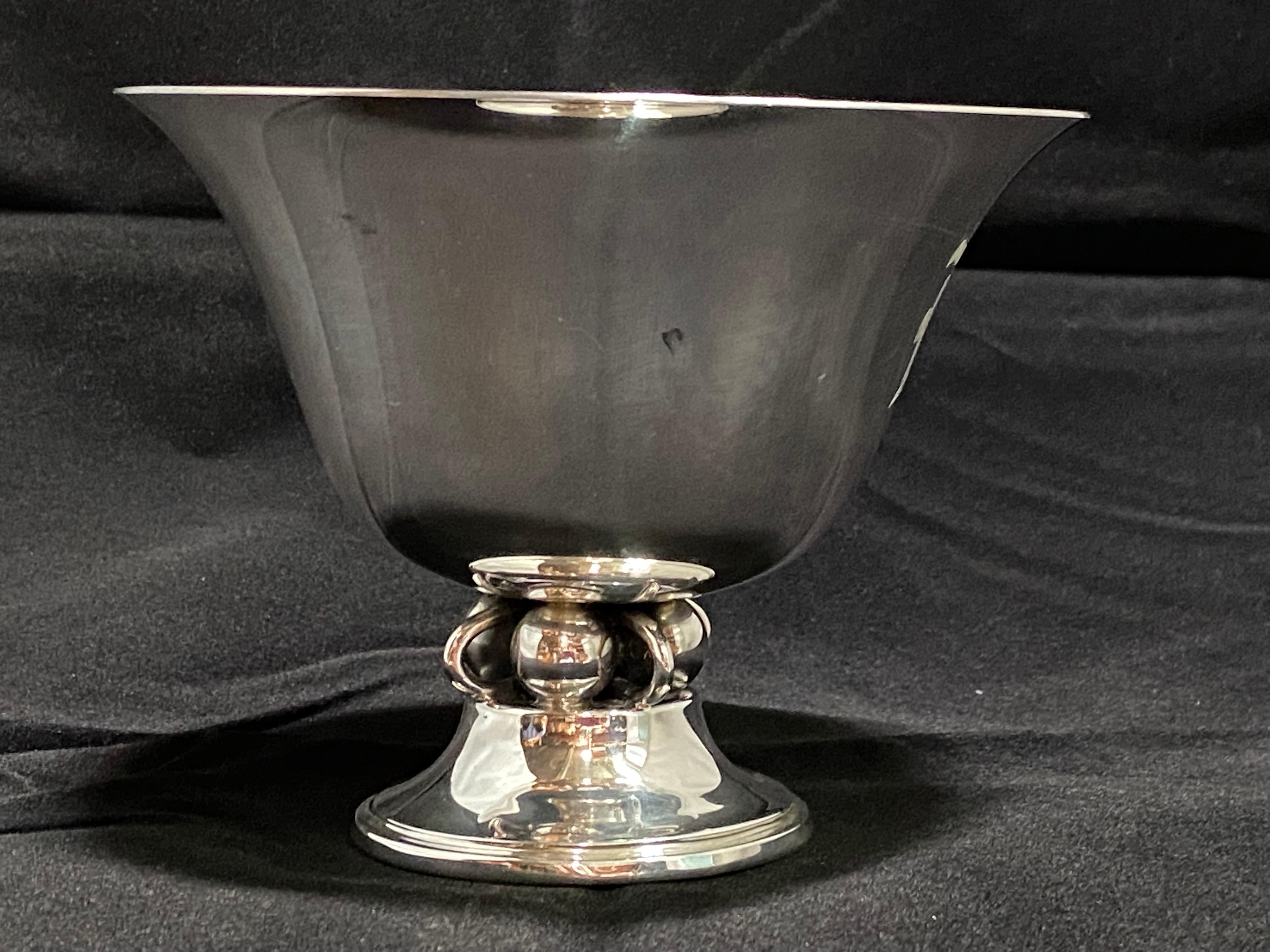 Mid 20th Century Durham Sterling Silver Footed Bowl or Compote In Good Condition For Sale In Atlanta, GA