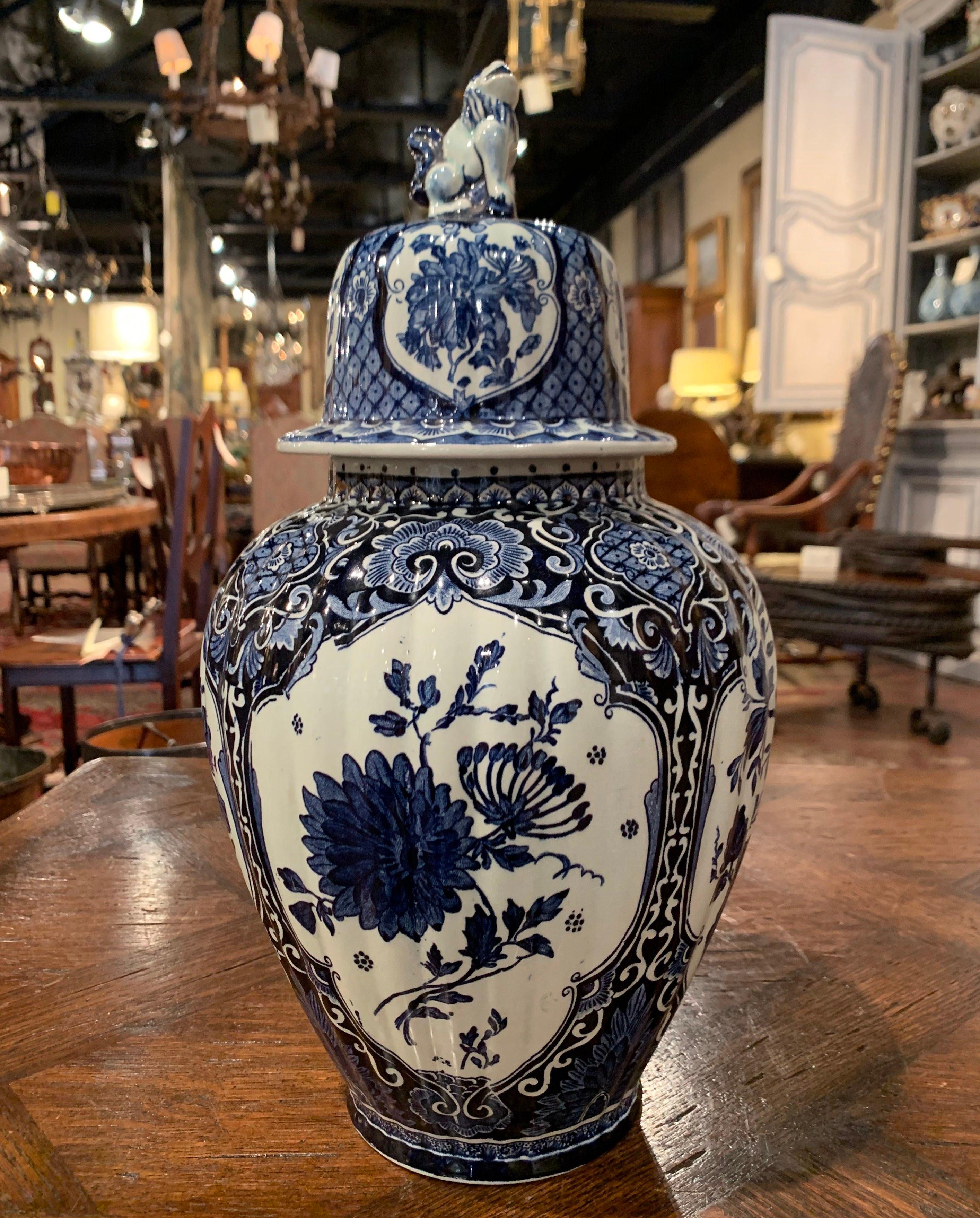 Mid-20th Century Dutch Blue and White Floral Royal Delft Ginger Jar with Lid In Excellent Condition In Dallas, TX
