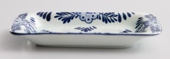 Mid-20th Century Dutch Delft Blue & White Floral Jewelry Dresser Tray Vide-Poche