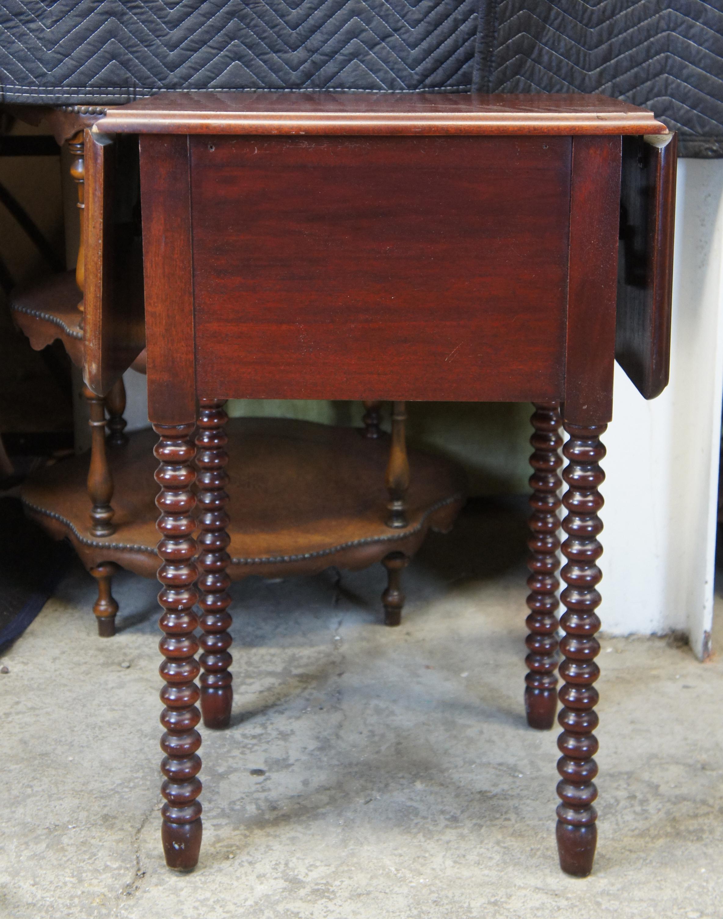 Mid-20th Century Early American Style Dropleaf Side End Accent Table Nightstand 2