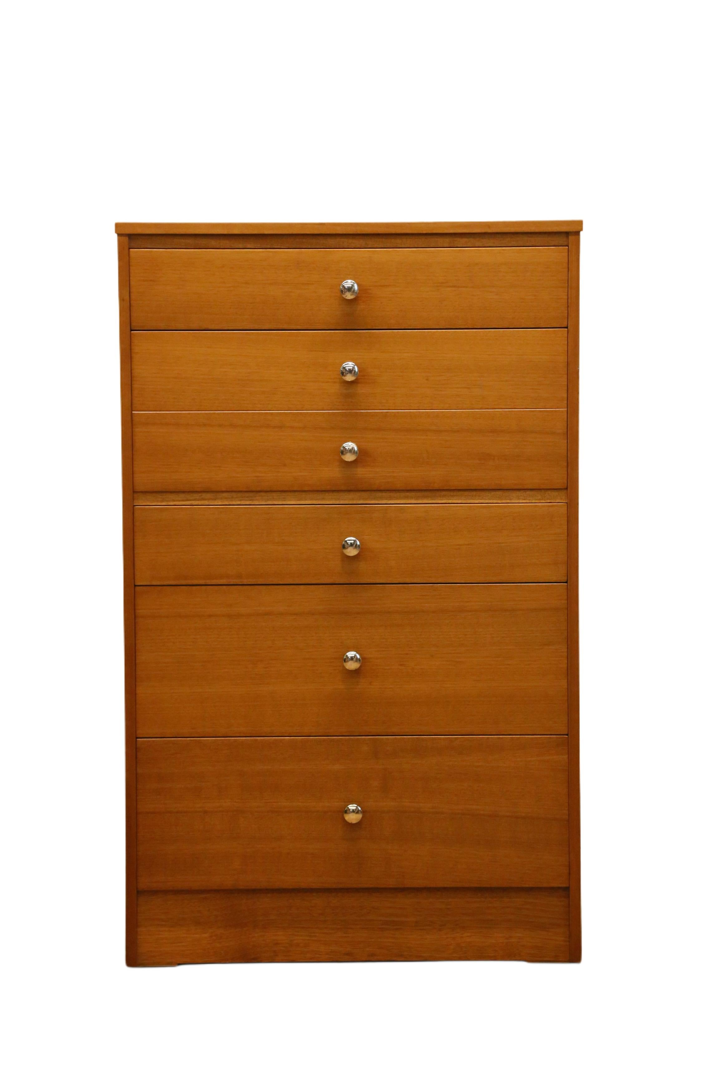 Cassettiera Easifit Tallboy in teak della metà del XX secolo - Anni '60 in vendita 4