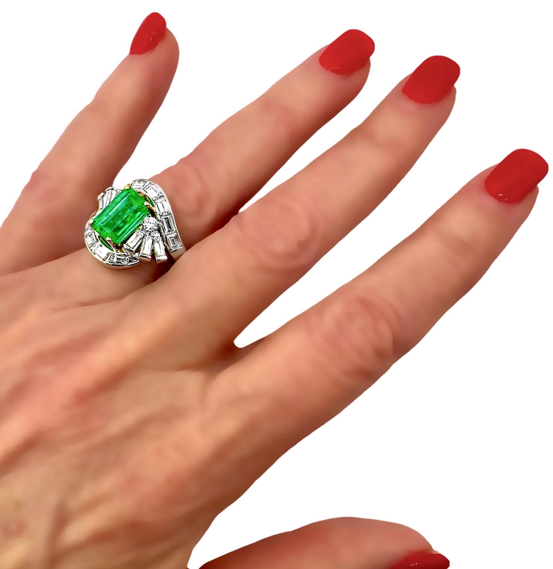 Mid-20th Century Elegance and Style in Platinum, Emerald and Diamonds For Sale 5