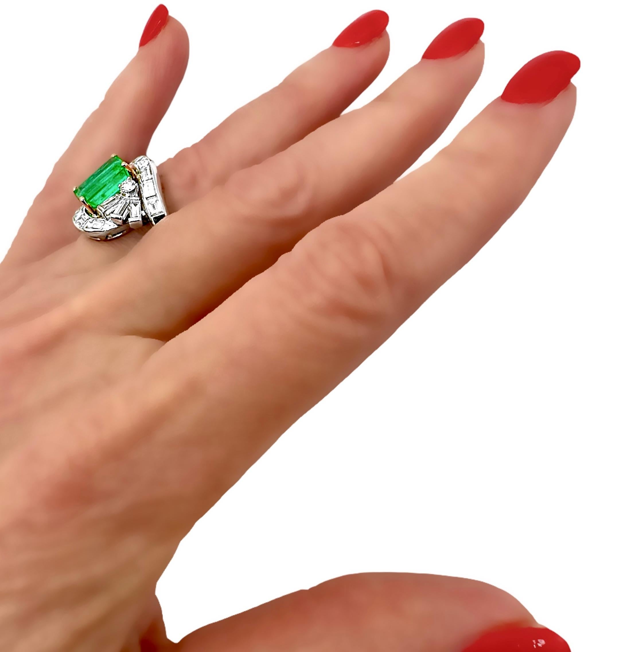 Mid-20th Century Elegance and Style in Platinum, Emerald and Diamonds For Sale 6