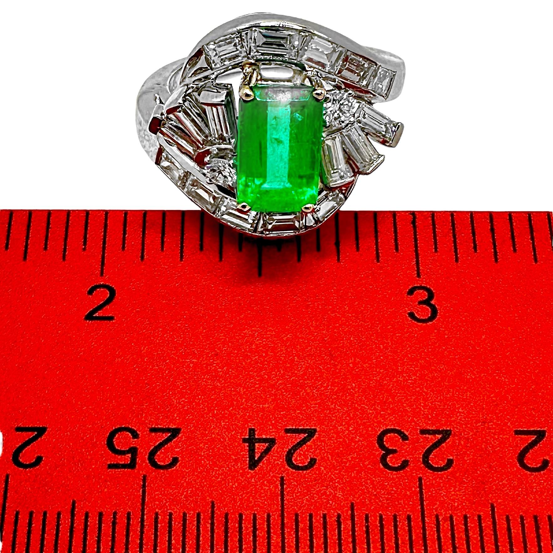 Mid-20th Century Elegance and Style in Platinum, Emerald and Diamonds For Sale 2