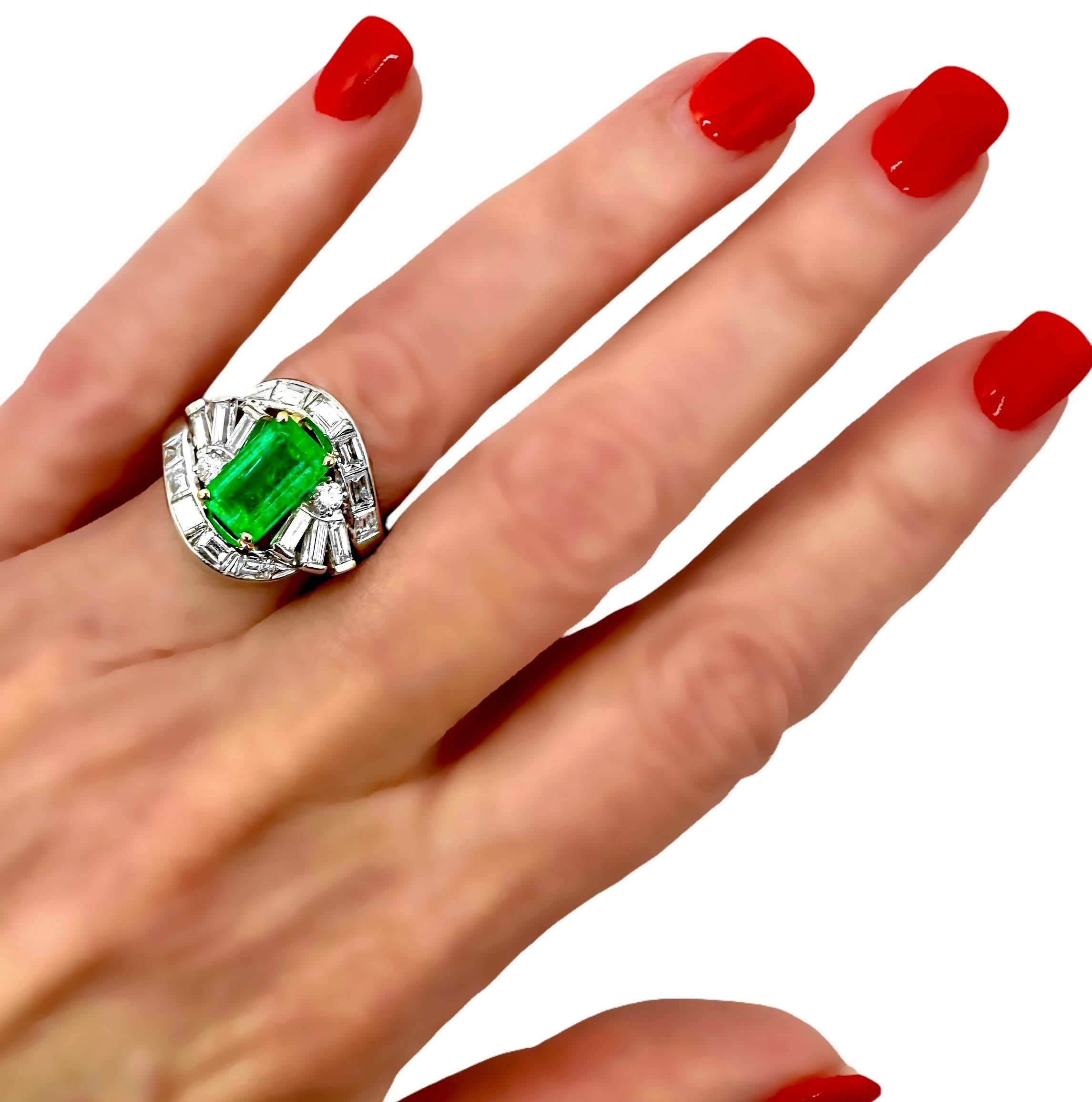 Mid-20th Century Elegance and Style in Platinum, Emerald and Diamonds For Sale 4