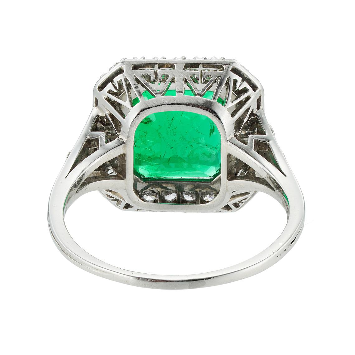 Women's or Men's Vintage GCS Certified 2.84 Carat Columbian Emerald and Diamond Cluster Ring