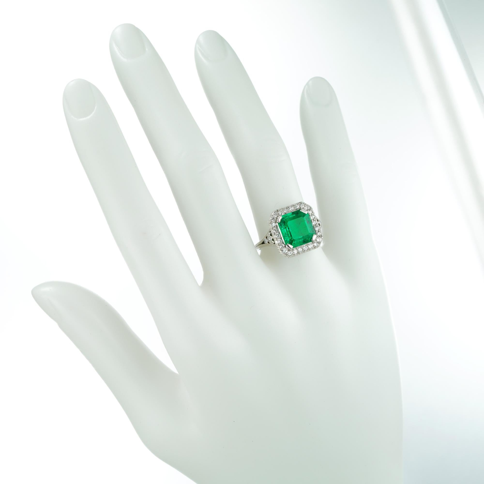 Vintage GCS Certified 2.84 Carat Columbian Emerald and Diamond Cluster Ring 3