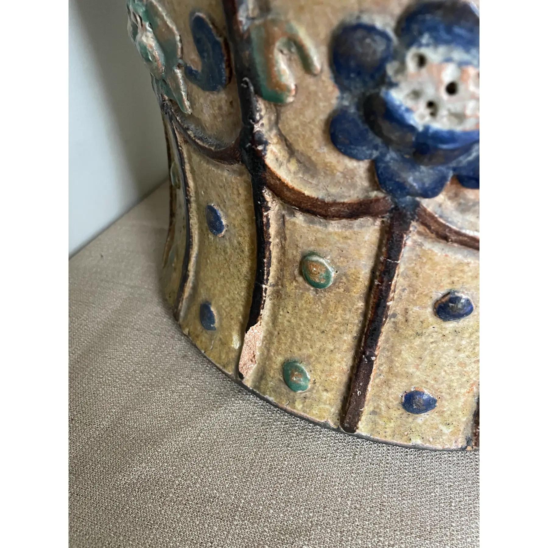 Esportazione cinese Vaso di zenzero da terra asiatico Imperatore della metà del XX secolo con cani Foo in vendita