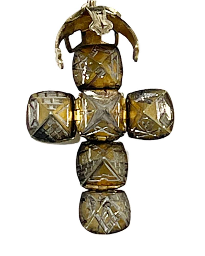 Pendentif boule maçonnique anglais du milieu du 20e siècle en or 9 carats avec petit globe, années 1950 Bon état - En vente à Delft, NL