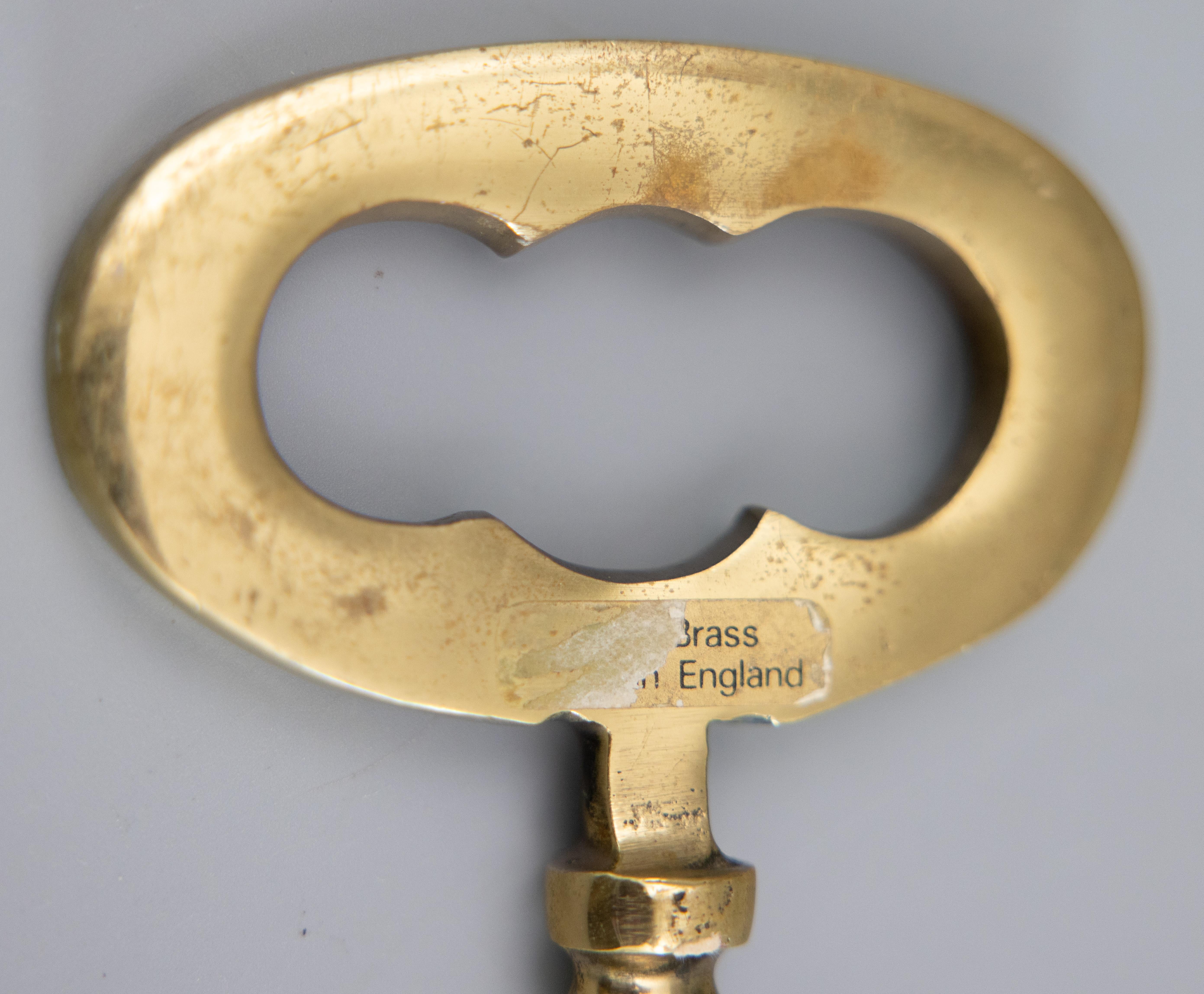 Mid-20th Century English Brass Oversized Key Objet d'Art For Sale 2