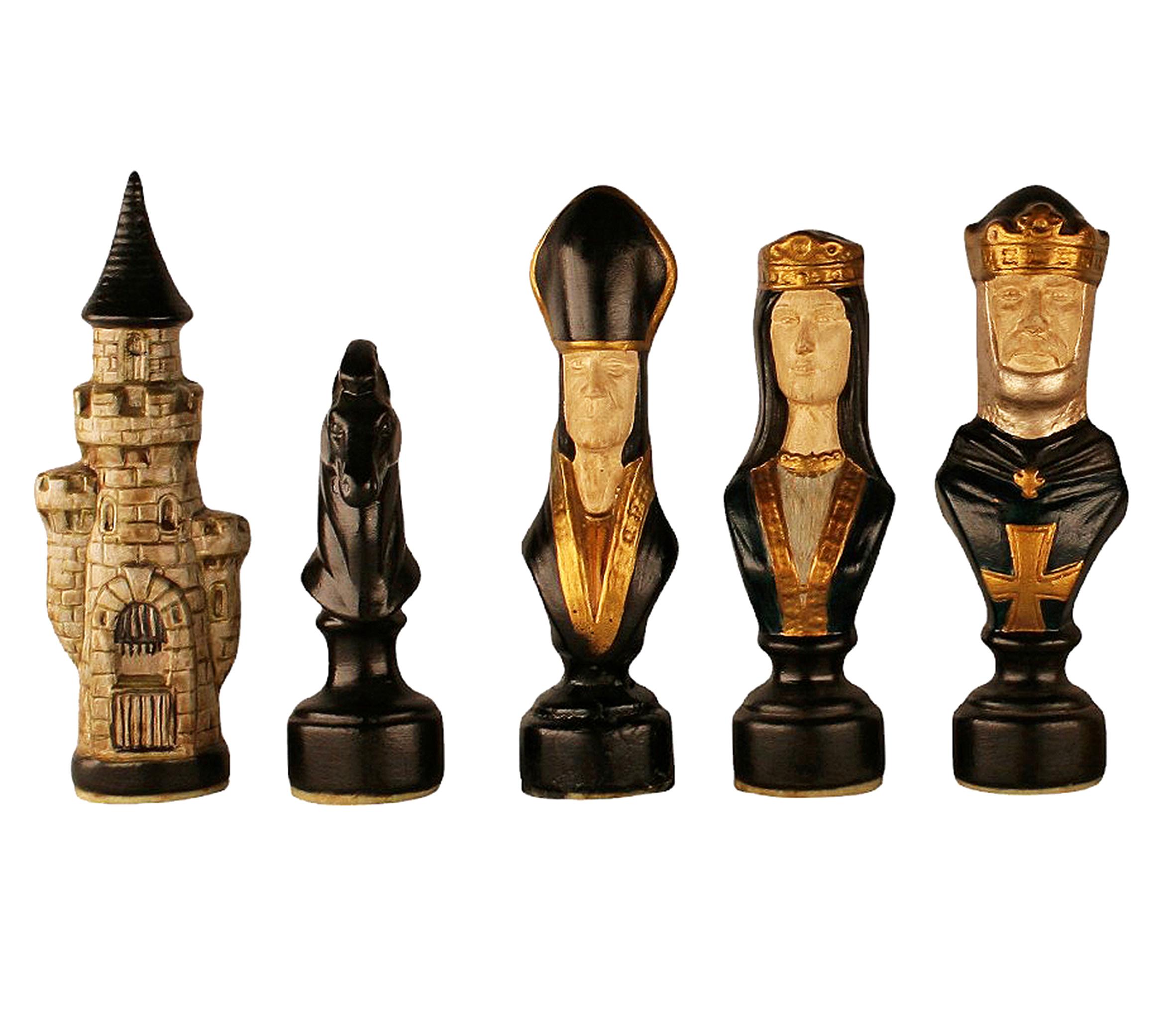 Mid-20th Century English Camelot/King Arthur Chess Set in Hand-Painted Ceramic For Sale 1