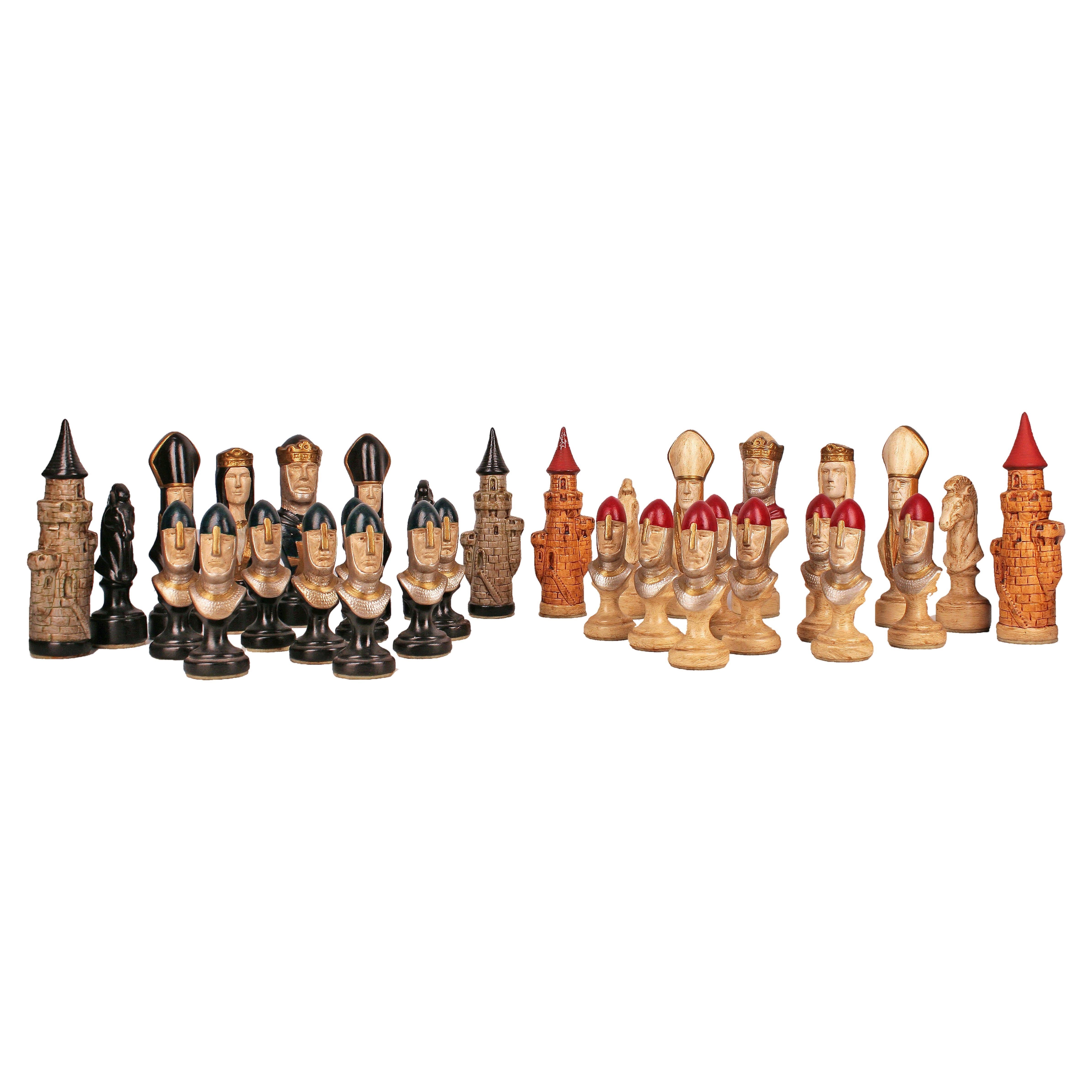 Englisches Camelot/King Arthur Chess-Set aus handbemalter Keramik aus der Mitte des 20. Jahrhunderts im Angebot