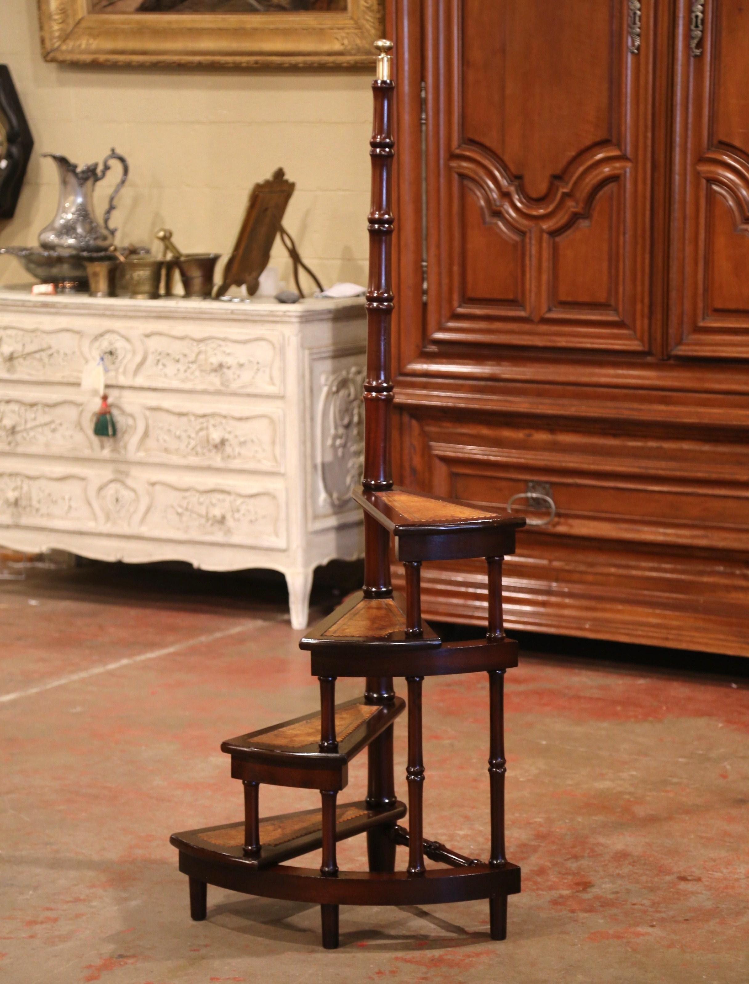 Louis XIII Mid-20th Century English Carved Mahogany and Leather Spiral Step Library Ladder