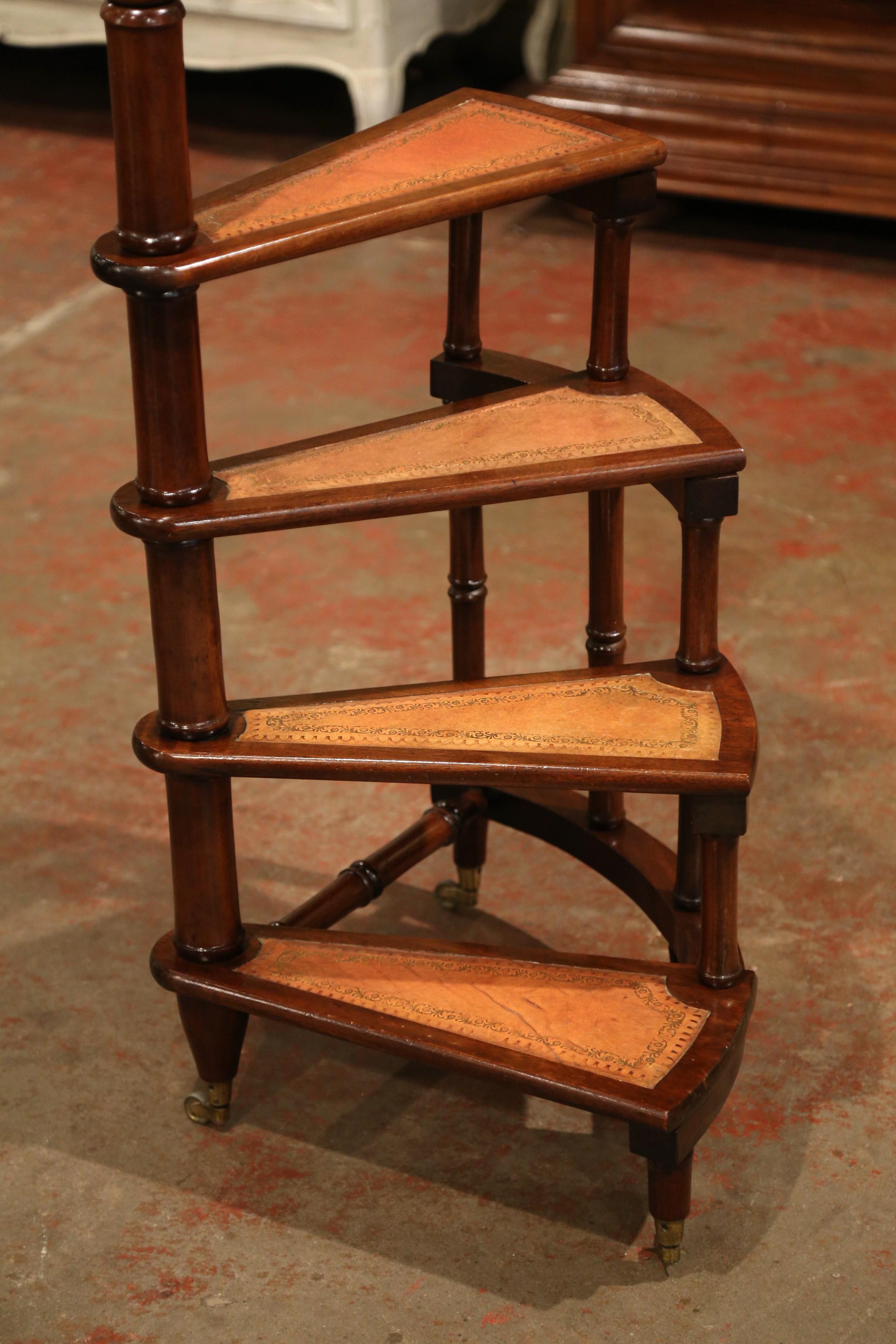 Gilt Mid-20th Century English Carved Walnut and Leather Spiral Step Library Ladder