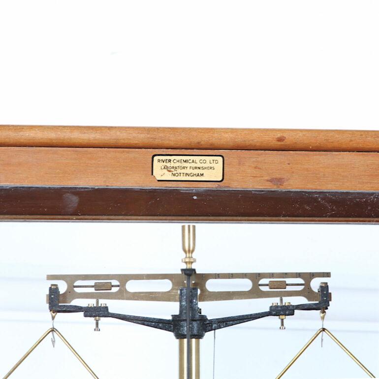 Mid 20th Century English Chemical Balance Scale  In Good Condition In Vancouver, British Columbia