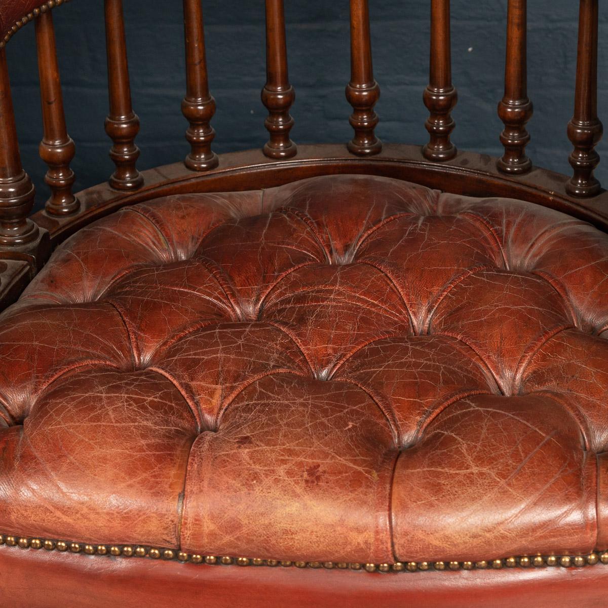 Mid-20th Century English Leather Conversation Seat 6