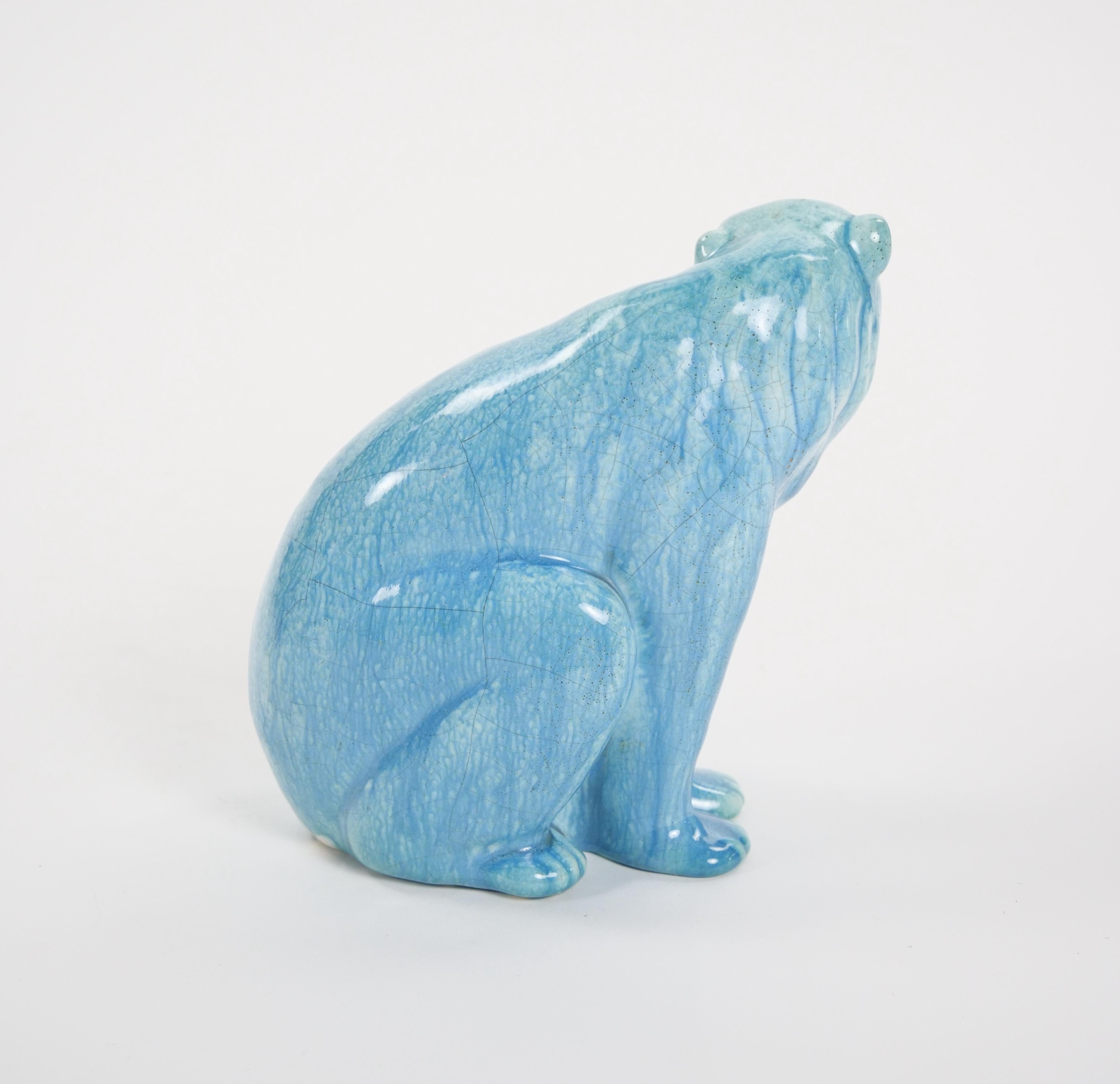 Sculpture d'ours polaire en porcelaine Minton du milieu du 20e siècle - fond bleu ciel en vente 2