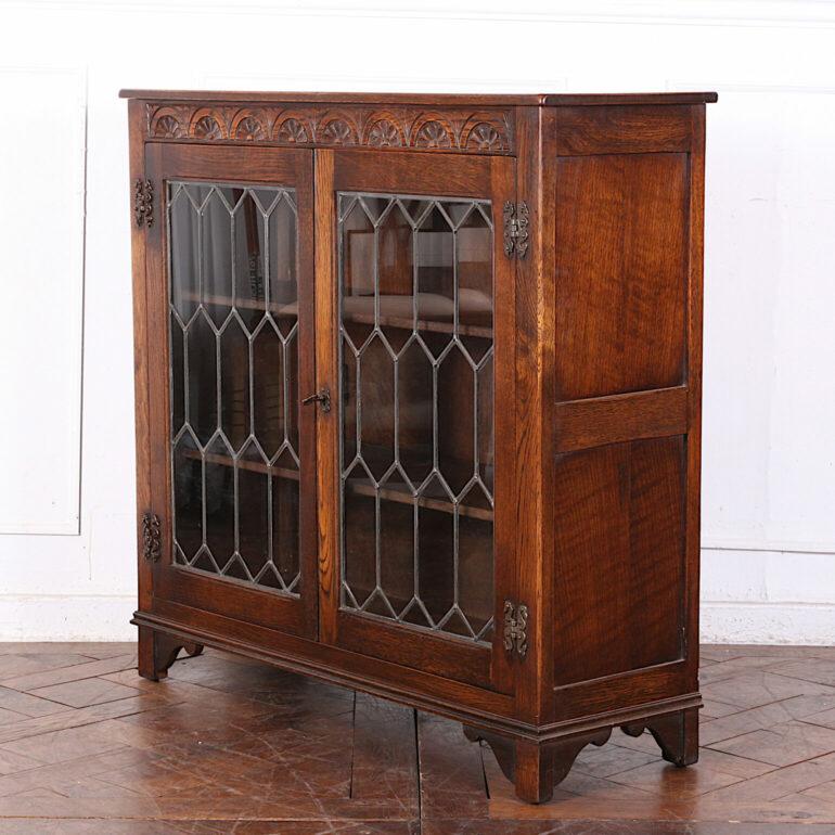 Mid-20th Century English Oak Bookcase with Leaded Glass 1