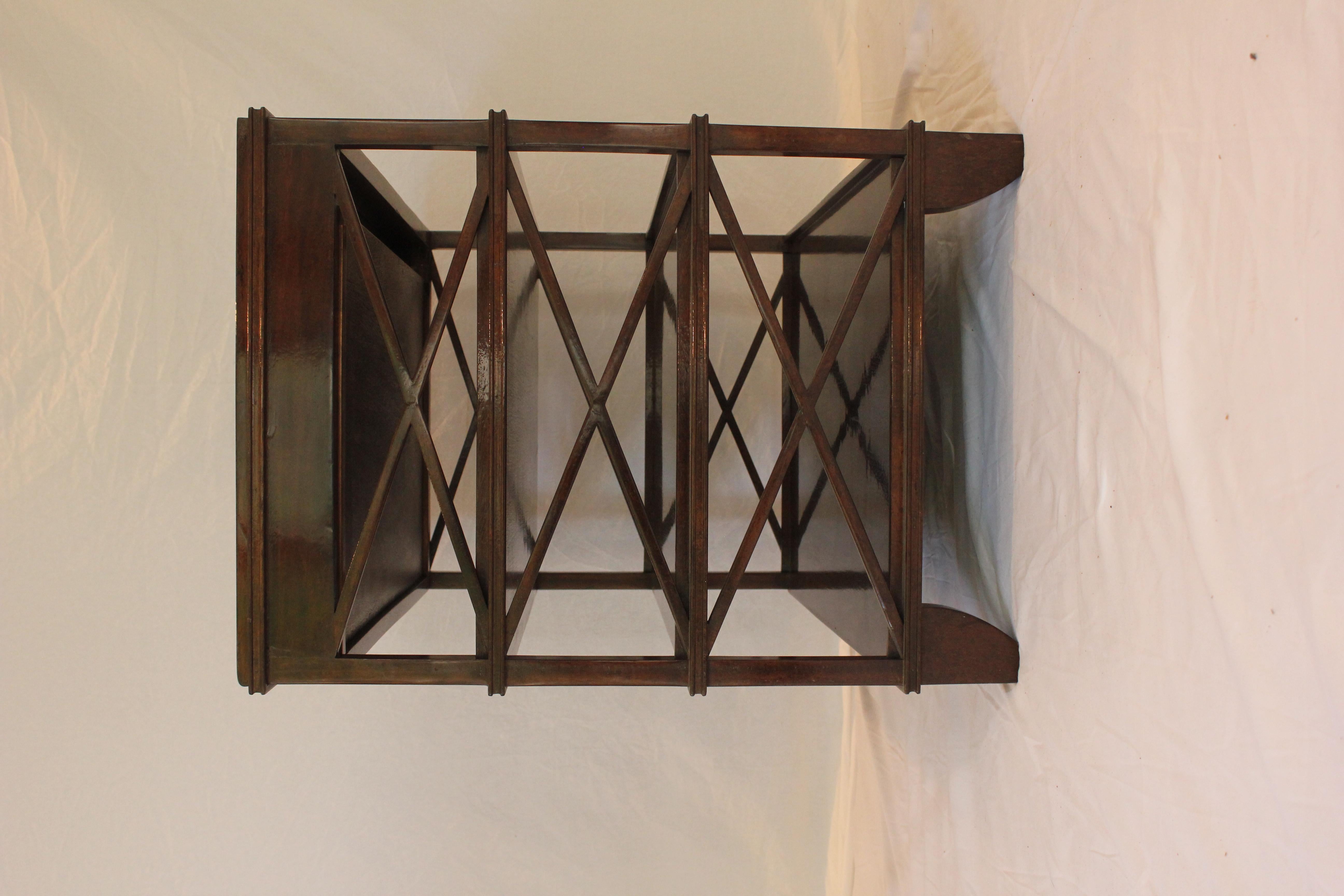 Mid 20th Century English Regency Mahogany Side or Bedside Table With Drawer In Good Condition For Sale In Los Angeles, CA