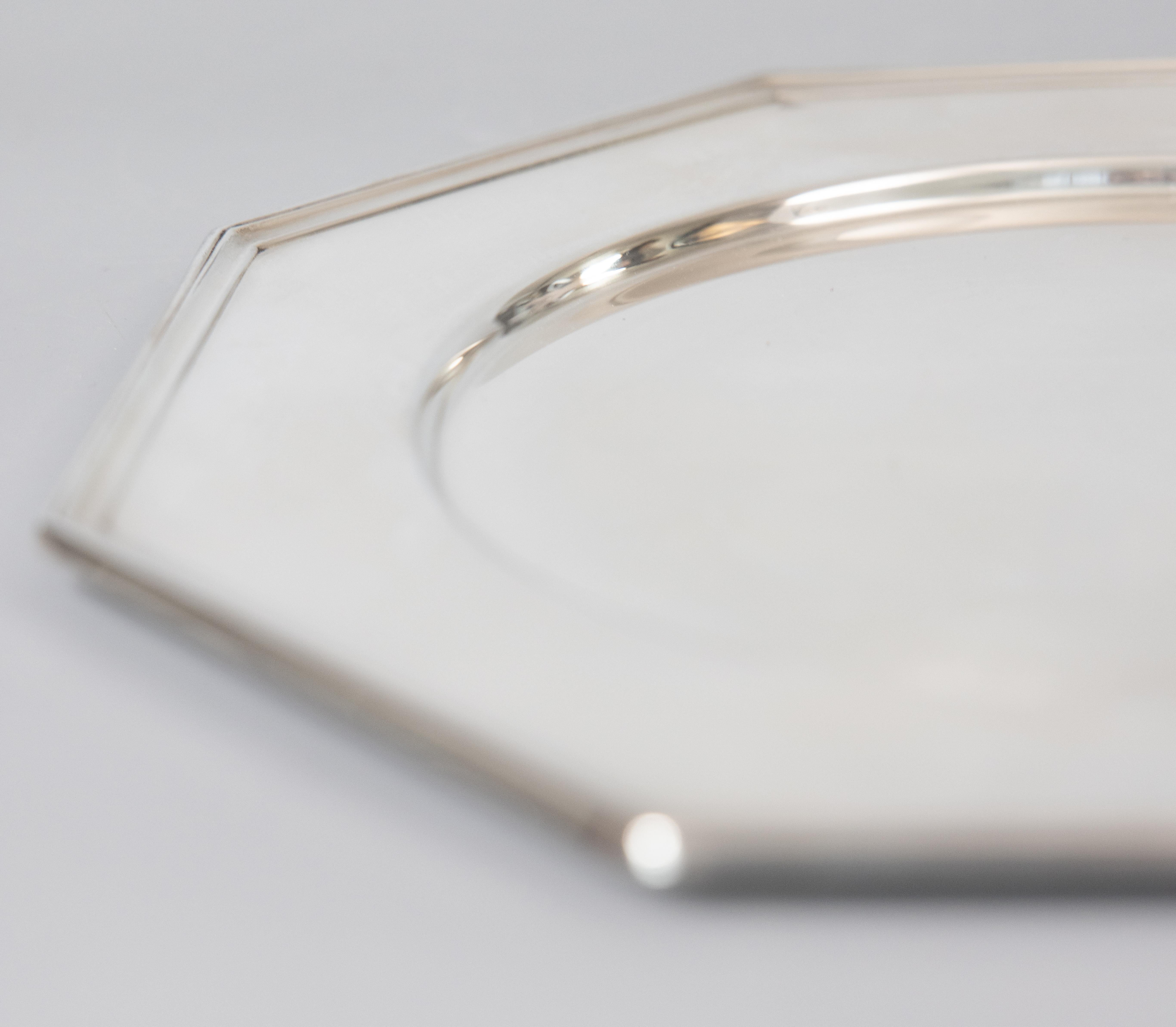 Mitte des 20. Jahrhunderts Englisch Silber Platte achteckige Barware Drinks Tablett im Zustand „Gut“ im Angebot in Pearland, TX