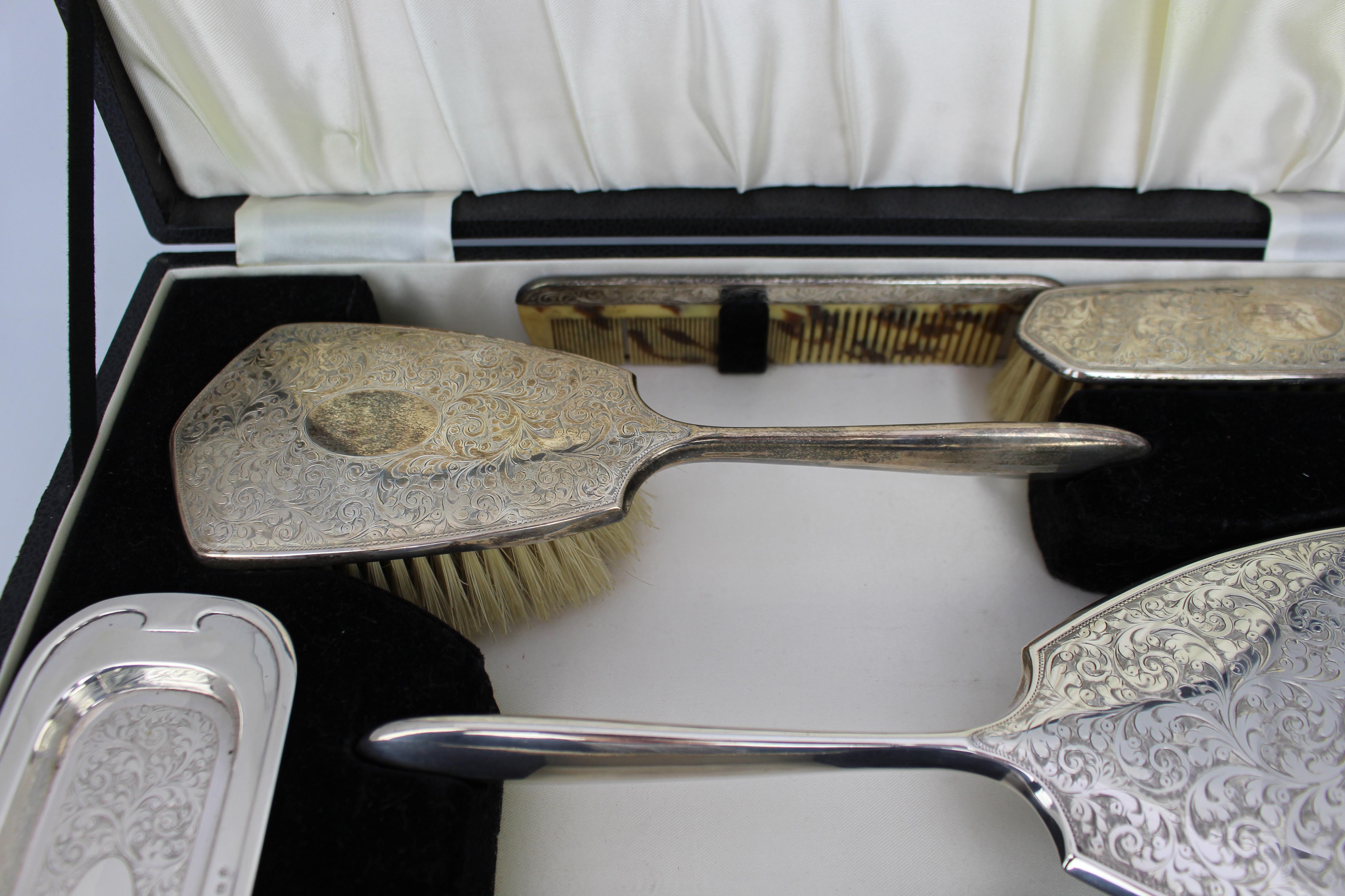 Mid-20th Century English Sterling Silver Vanity Set by Charles S. Green & Co Ltd For Sale 2