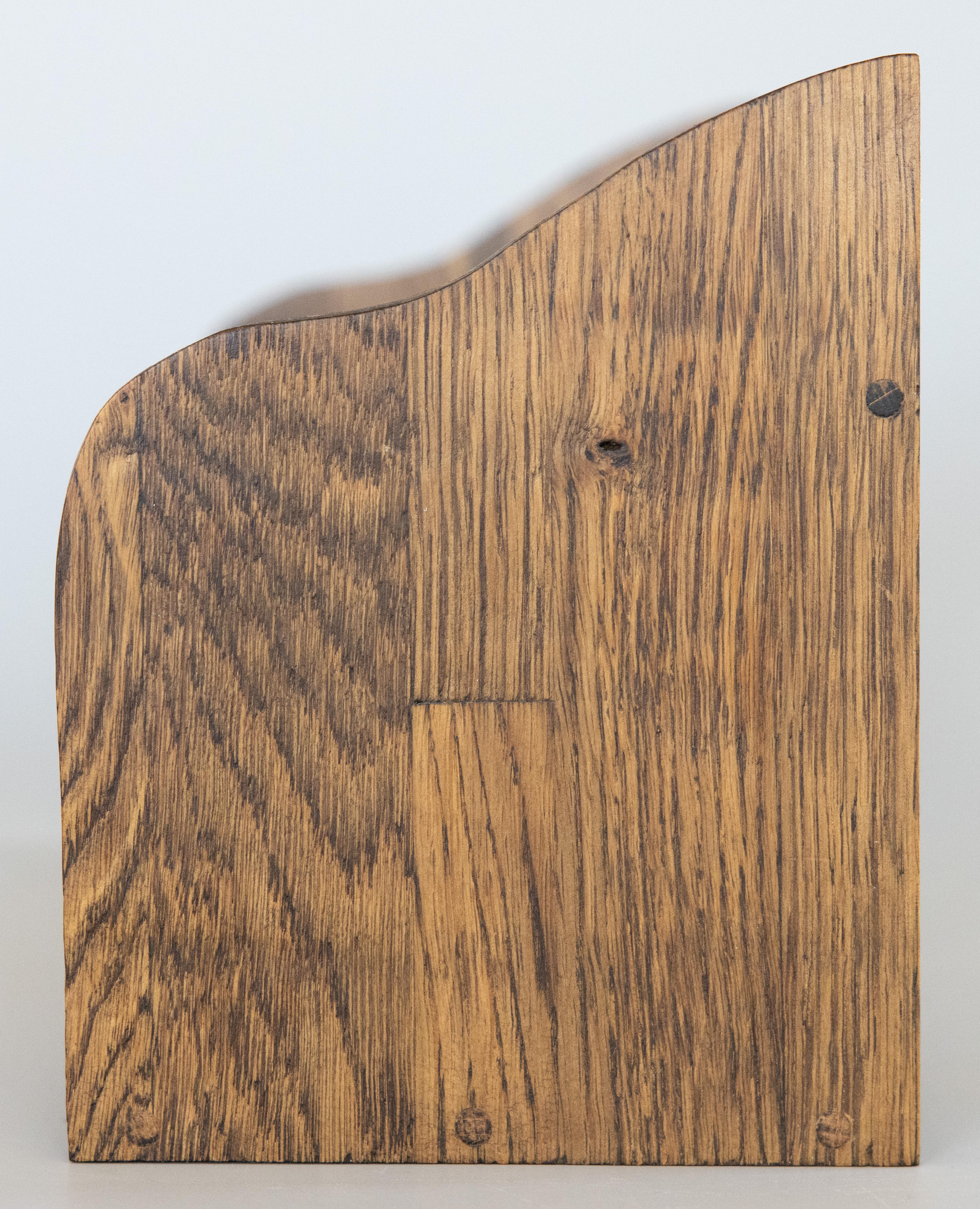 Mitte des 20. Jahrhunderts English Tiger Oak Table Top Book Trough Rack Stand (Eichenholz) im Angebot