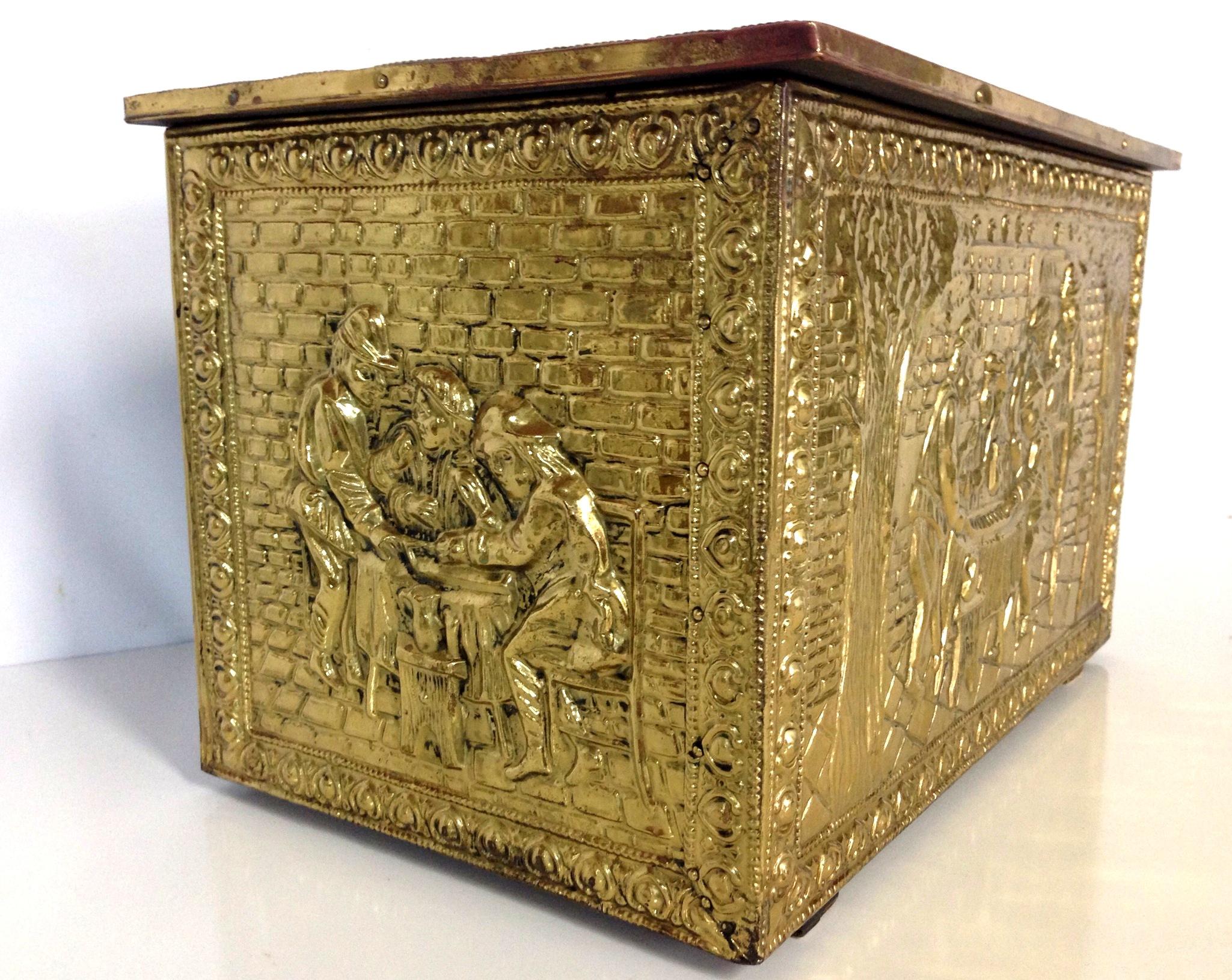 Mid-20th Century English Wood and Brass Repousse Storage Box 3