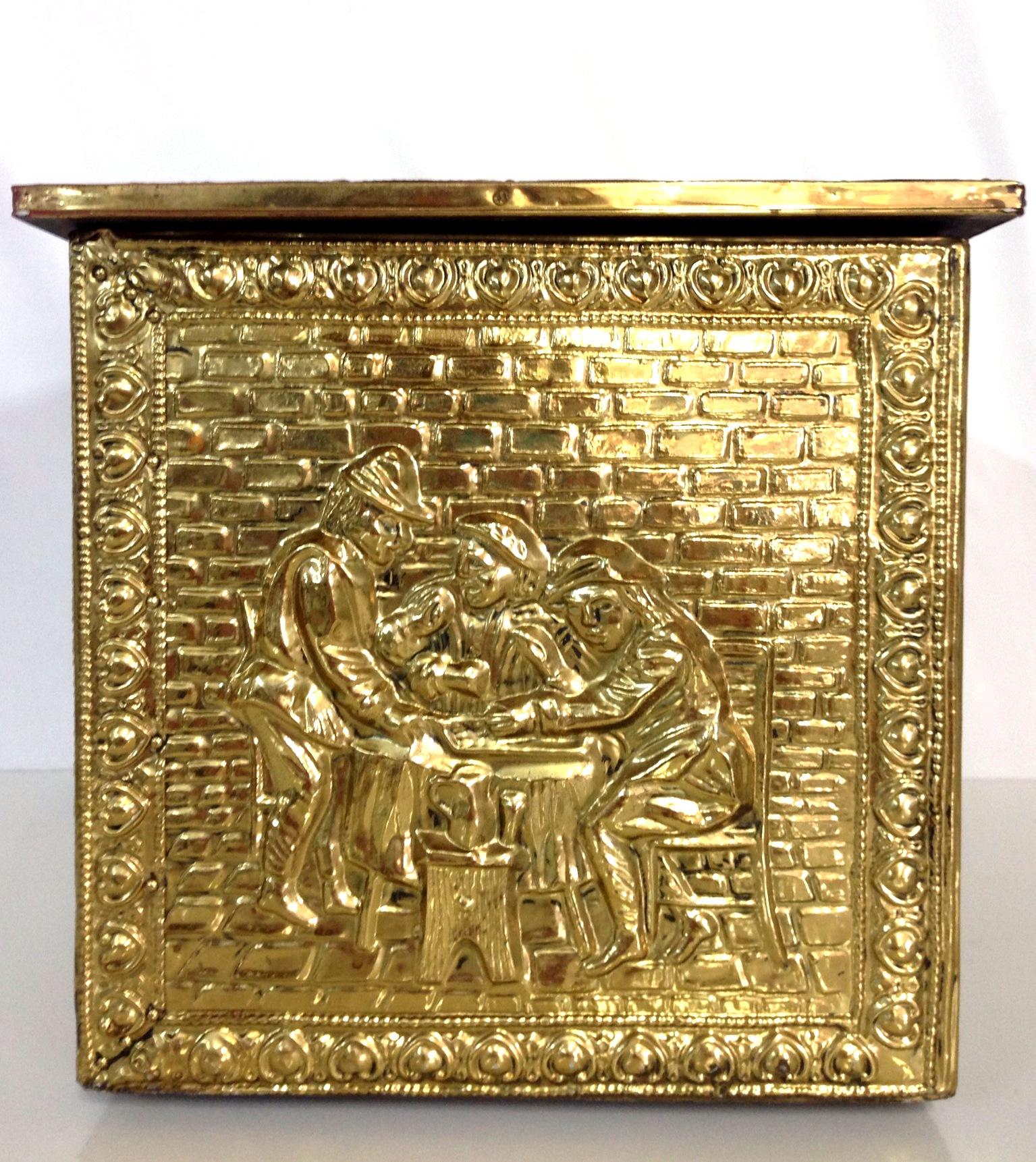 Mid-20th Century English Wood and Brass Repousse Storage Box 4